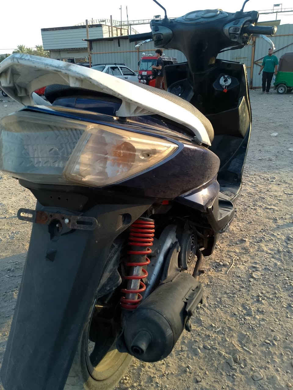 سلام عليكم سكنس 140دراجه خير من الله سعر 475مكينه حلوة كفرات شوفه عينك كلش نضاف عنوان بغداد الشعله هاتف***********نقص فقط كلج امامي
