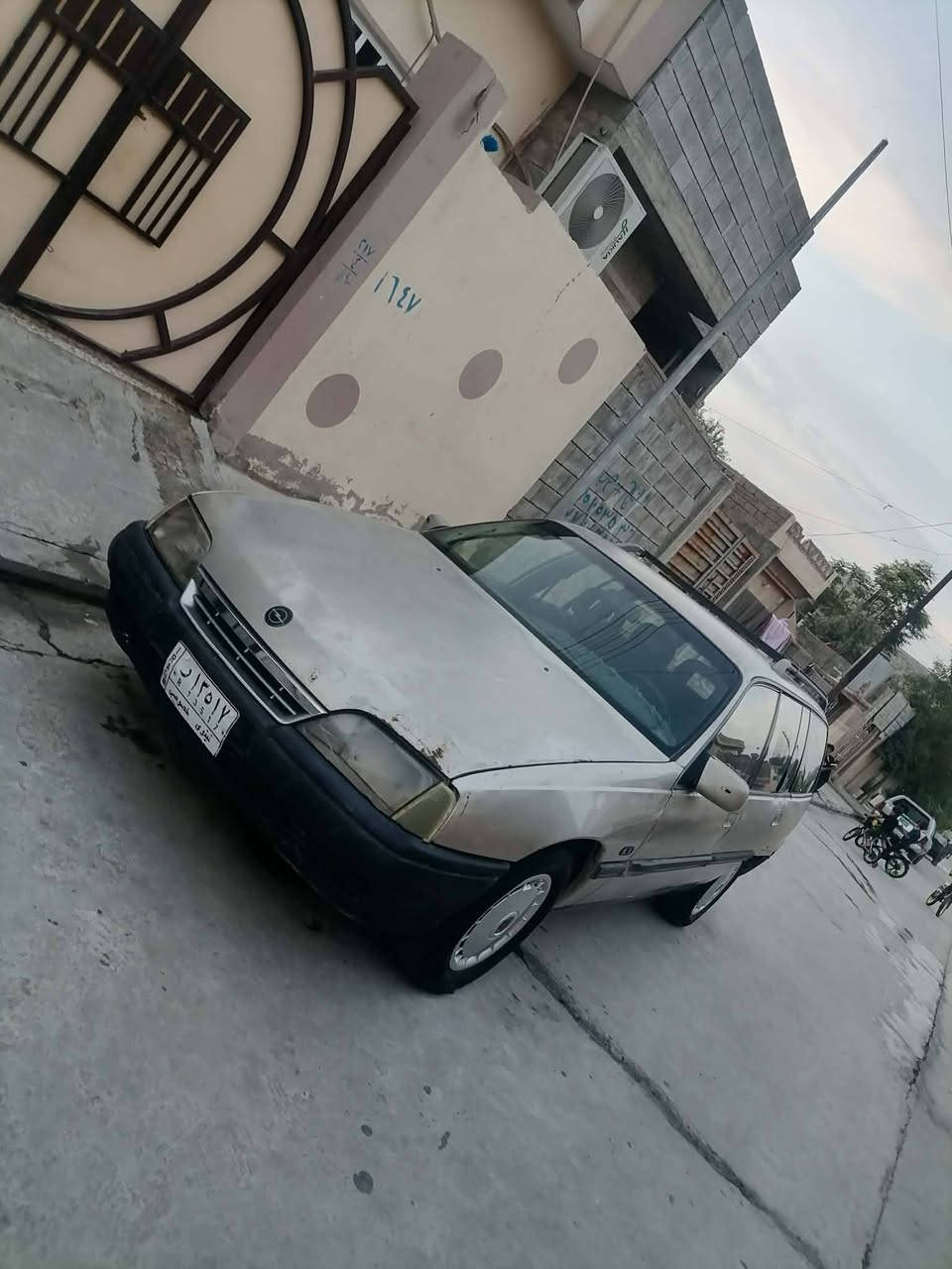 السلام عليكم ورحمة الله سياره اوميكا موديل 89 
السعر 30وبيها مجال ‏‪***********‬

