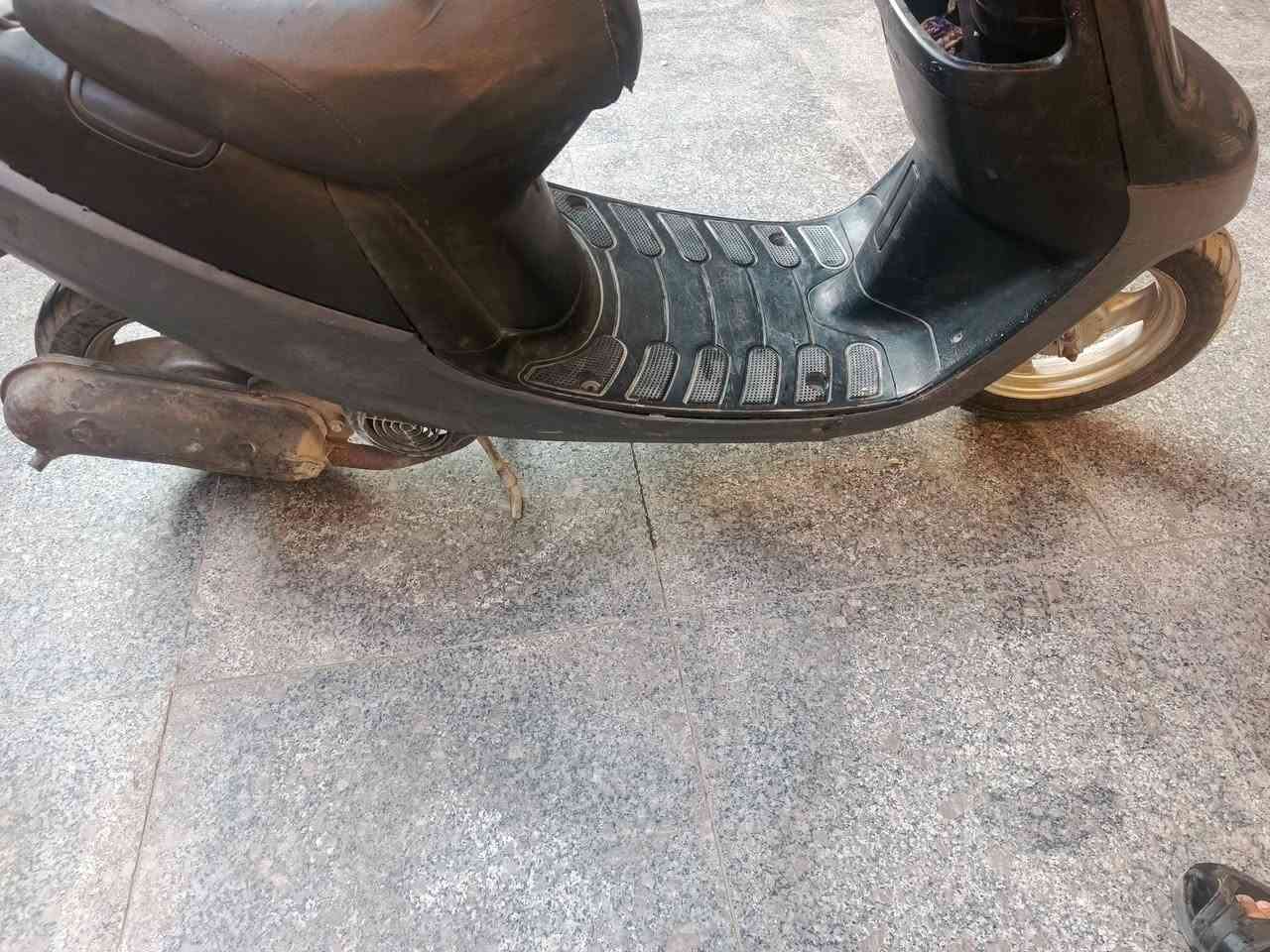 دراجه بطه ما مفتوحه   شغال كهربائي  السعر200 وبيها مجال العنوان كربلاء   من محطه الفارس رقم الهاتف ***********
