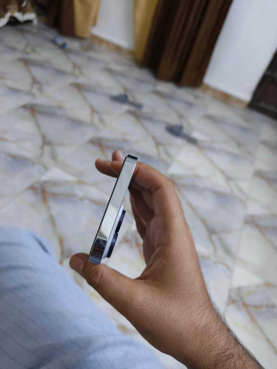 ١٤ برو ماكس
ذاكرة ٢٥٦ 
بطارية ٨١ ما مرفوع 
نضافه ١٠٠ 
دبل خط 
يظهر شعار كاميرا غير معروفة وكف عندي سينمائي والتر وايد فقط كل شغال الكاميرا فول 
مال جناية مو مال قفاصة بياعة شراية 
السعر ٧٠٠ الف بي مجال
تواصل ***********
