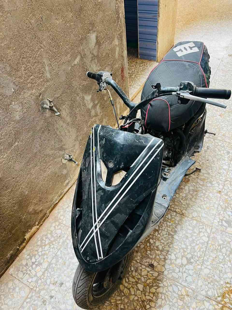 سلام عليكم دراجة ماكس رياضية صالنصة FM رياضي درجة خير من الله ما نقصها اي شي السعر 200 و بيها مجال مكان ديالي خان بني سعد 
***********
