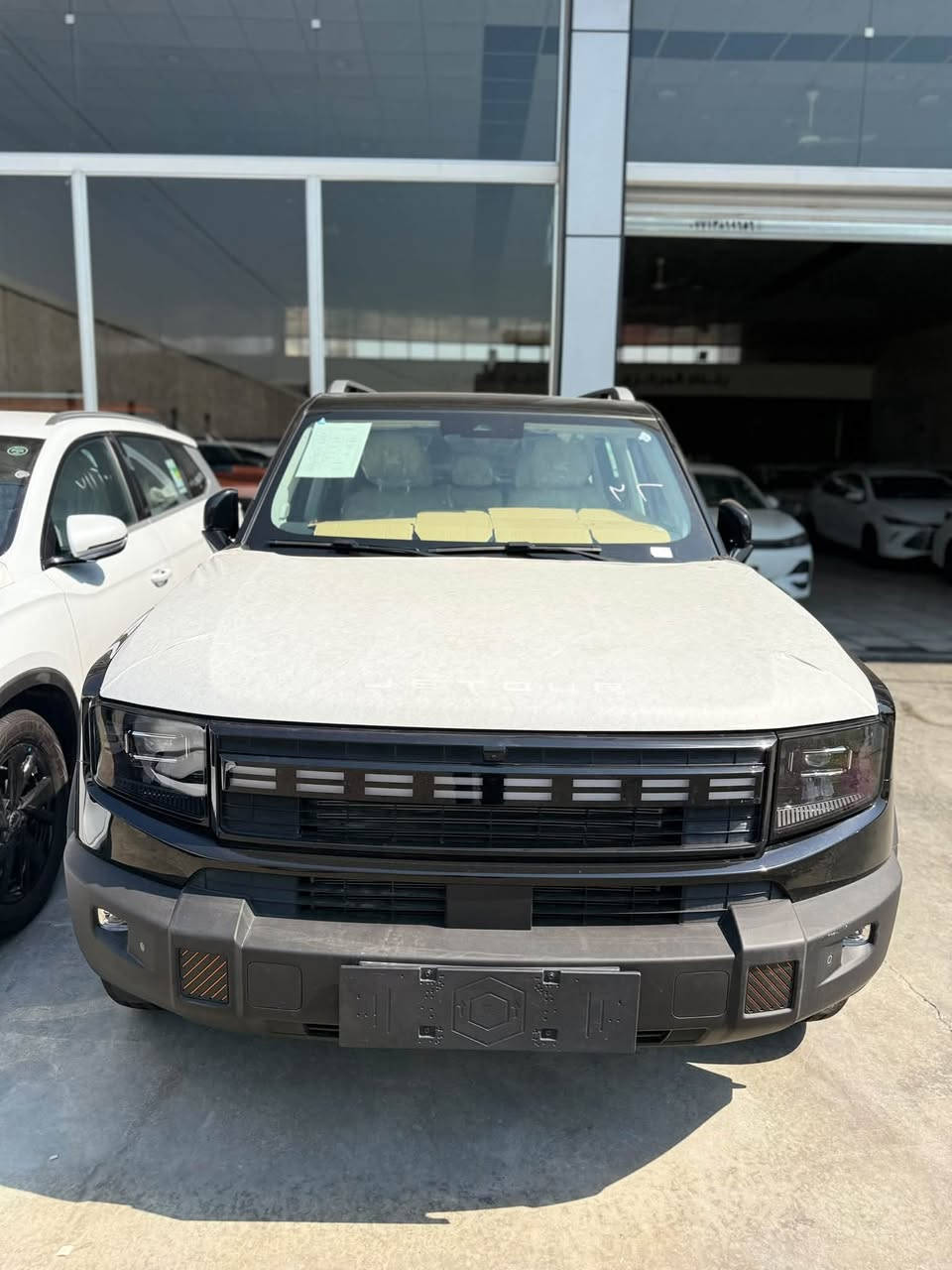 معرض بغداد المركزي
🚙 Jetour T1 2.0T    2027

* المحرك: 2.0 لتر تيربو، 4 سلندر

* القوة: 187 كيلوواط ≈ 254 حصان

* العزم: 390 نيوتن متر

* القير: أوتوماتيك 8 سرعات

* Comfort: دفع أمامي FWD

* Luxury: دفع رباعي AWD

* السرعة القصوى: 180 كم/س

* خزان الوقود: 70 لتر

* المقاعد: 5

* الطول × العرض × الارتفاع: 4705 × 1967 × 1843 ملم

* قاعدة العجلات: 2800 ملم

* الجنوط: 19 إنش

* التعليق: أمامي MacPherson وخلفي Multi-link.

العنوان📍:بغداد معارض البياع مقابيل محطه وقود سيديه 

معرض <بغداد المركزي >

☎️***********☎️

☎️***********☎️
