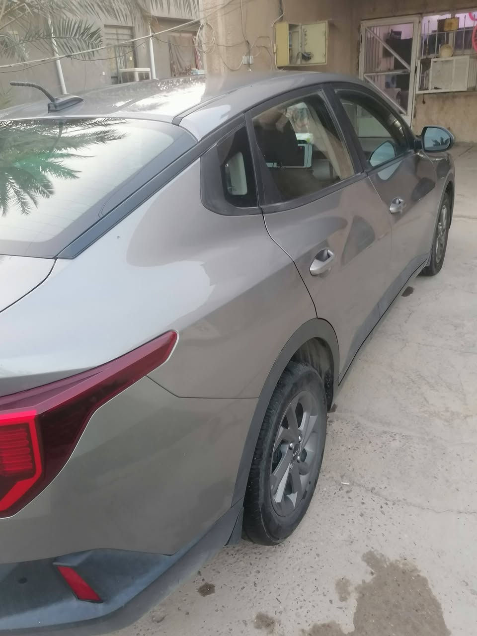 السلام عليكم كيا كي 3 مكسيكي  بغداد موديل 24 ماشية 75 اللون فيلي بيها رصعات المؤشرة في الصور والباقي مكفولة من الدعامية للدعامية السعر
142 ورقة وبيها مجال بسيط  *********** بي واتساب
