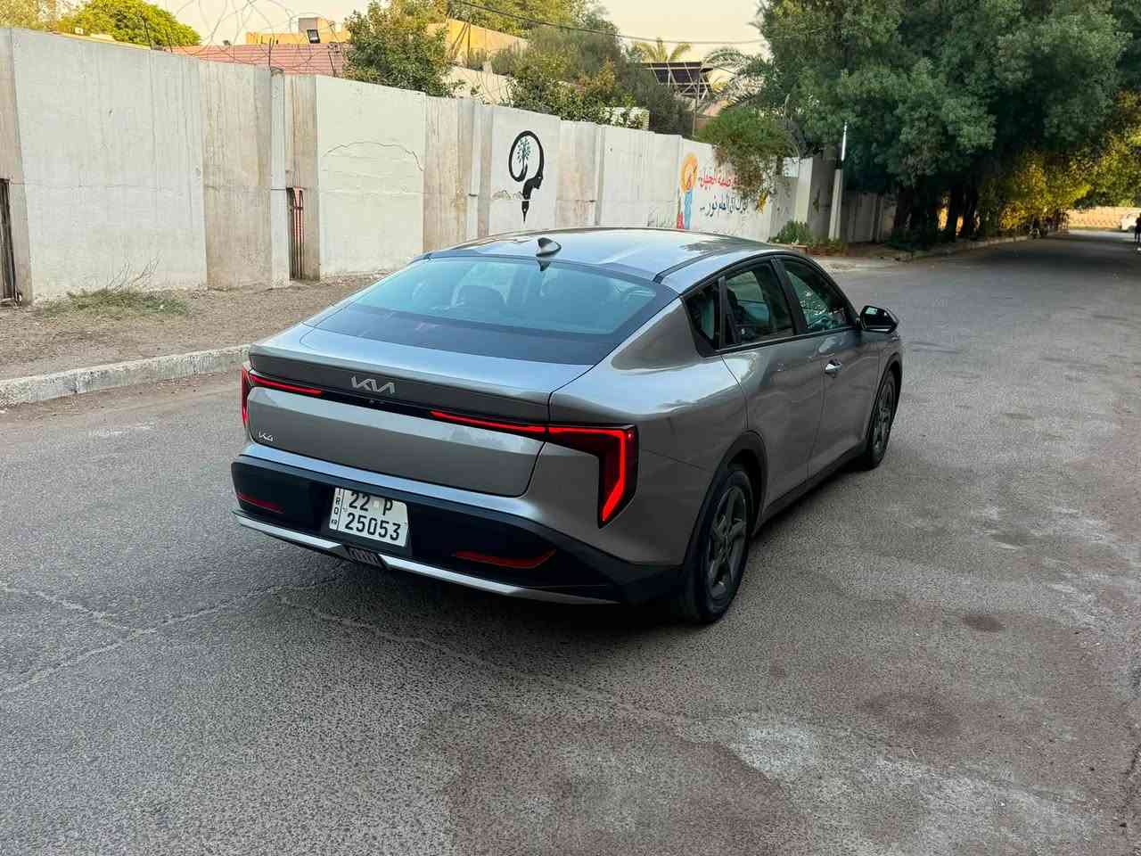 للبيع K4 موديل 2025 لون سلفر مواصفات LX رادارات جانبية وخلفية وامامية وتحديد مسار وبصمة وتشغيل عن بعد وتحكمات ستيرن ماشية 22 الف ضررها ربع بنيد امامي نفسه مصلح بدون شاصي وبدون لغود وجميع الايرباكات سليمة محرك 2.0 دخول جديد رقم اربيل تحويل او وكالة مضمون 100‎%‎ مكانها بغداد 
رقم الموبايل ***********
