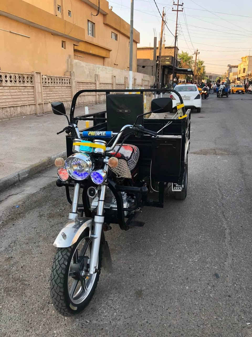 موديل 20 محرك 200 بالكرتون جديد لوك كهربائيات بشرط محرك وركبه بالشرط ستوته مصبوغ فقط جتف ابواب بدون صبغ كلو شرط كابريته جديده نكره سلف سعر 1350 مجال بسيط مكان ممدوده ***********
