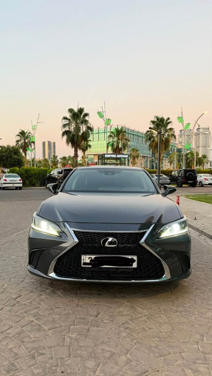 Lexus ES300 2023
لگزز ٢٠٢٣ هایبرێد کوشین جلد کوشین خزن ڕادار حەساس برێک ئۆتۆ گێڕ تۆماتیك و حادی و گێڕ لە سوکان ٣ مۆدی لێخوڕین چەند مواسەفاتی دیکە
٣ پارچە دەحمە ٣ پارچە کلێری ئەمریکایە
گێڕ و مەکینە و هایبرێد و کارەبایی هەمووی بەشەرت
فعص و هەزە و سەنەوی نوێیە بە ناوی خۆمە
*********** أربيل, العراق
