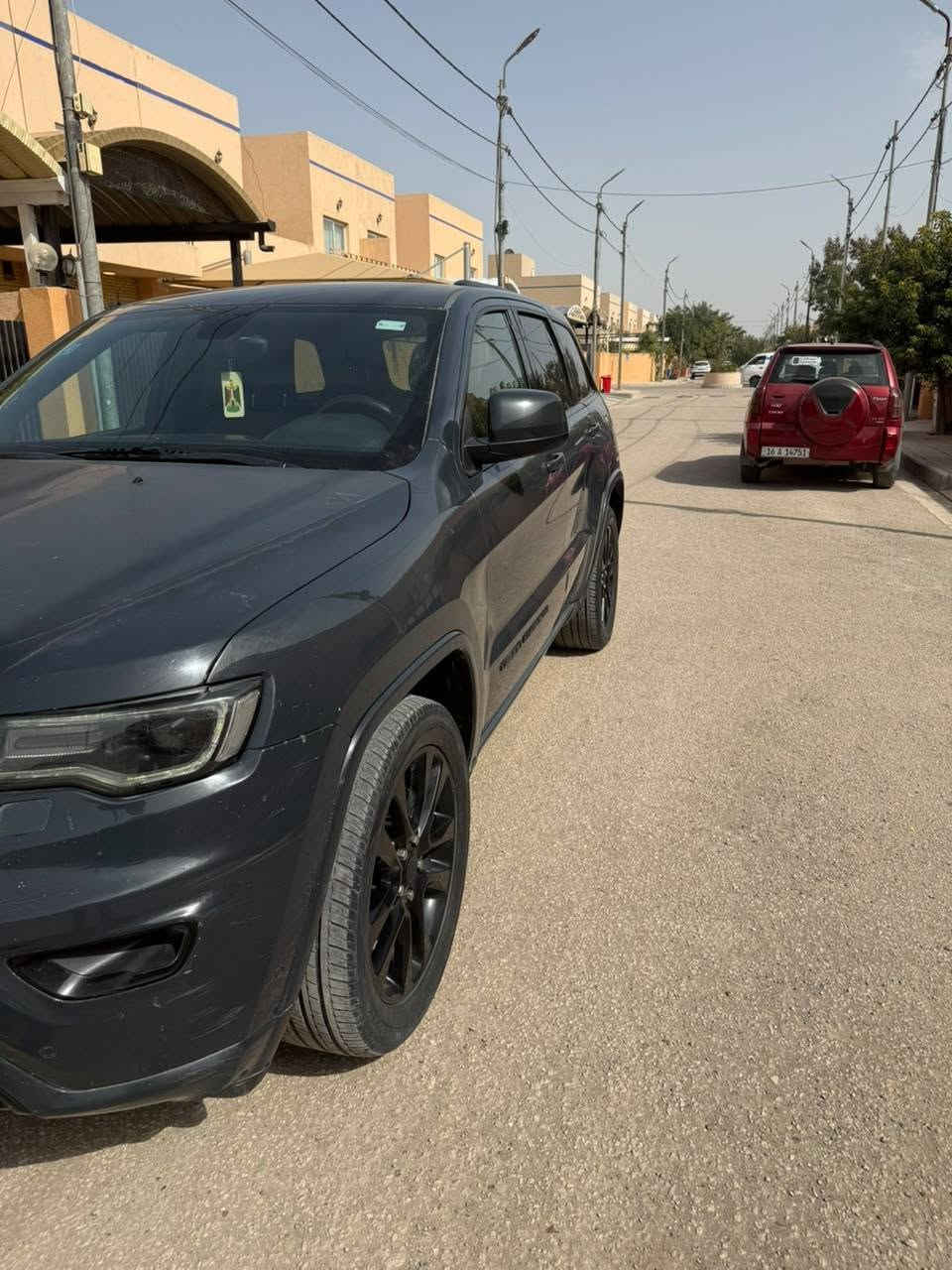 جيب شيروكي
موديل 2018
رقم بغداد باسمي 
اللون سمنتي بلاك 
گير محرك جديد 
مواصفات 
تشغيل عن بعد 
صندوق كهربائي
شاشة كبيرة 
تحكم استيرن 
كشنات تدفئة 
حساس خلفي توقف ذاتي
***********

