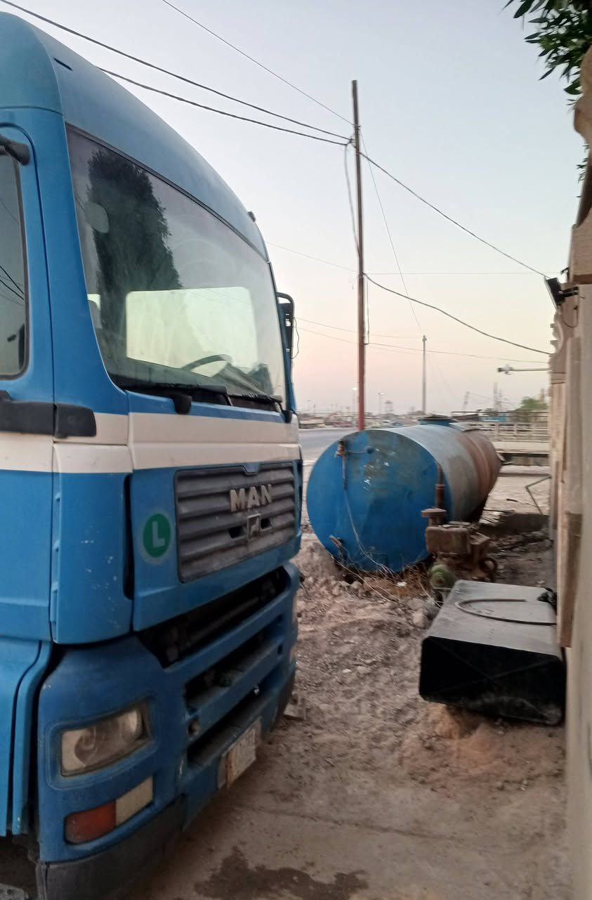 سلام عليكم البيع مان تيكه 2001جديده مكينه جديده لا تبخير ولا تنقيص حجم المكينه 410 كير شاصي مكفول سنويه 28 مربوطه نساف هاذ رقم الهاتف  ‪***********‬‏
