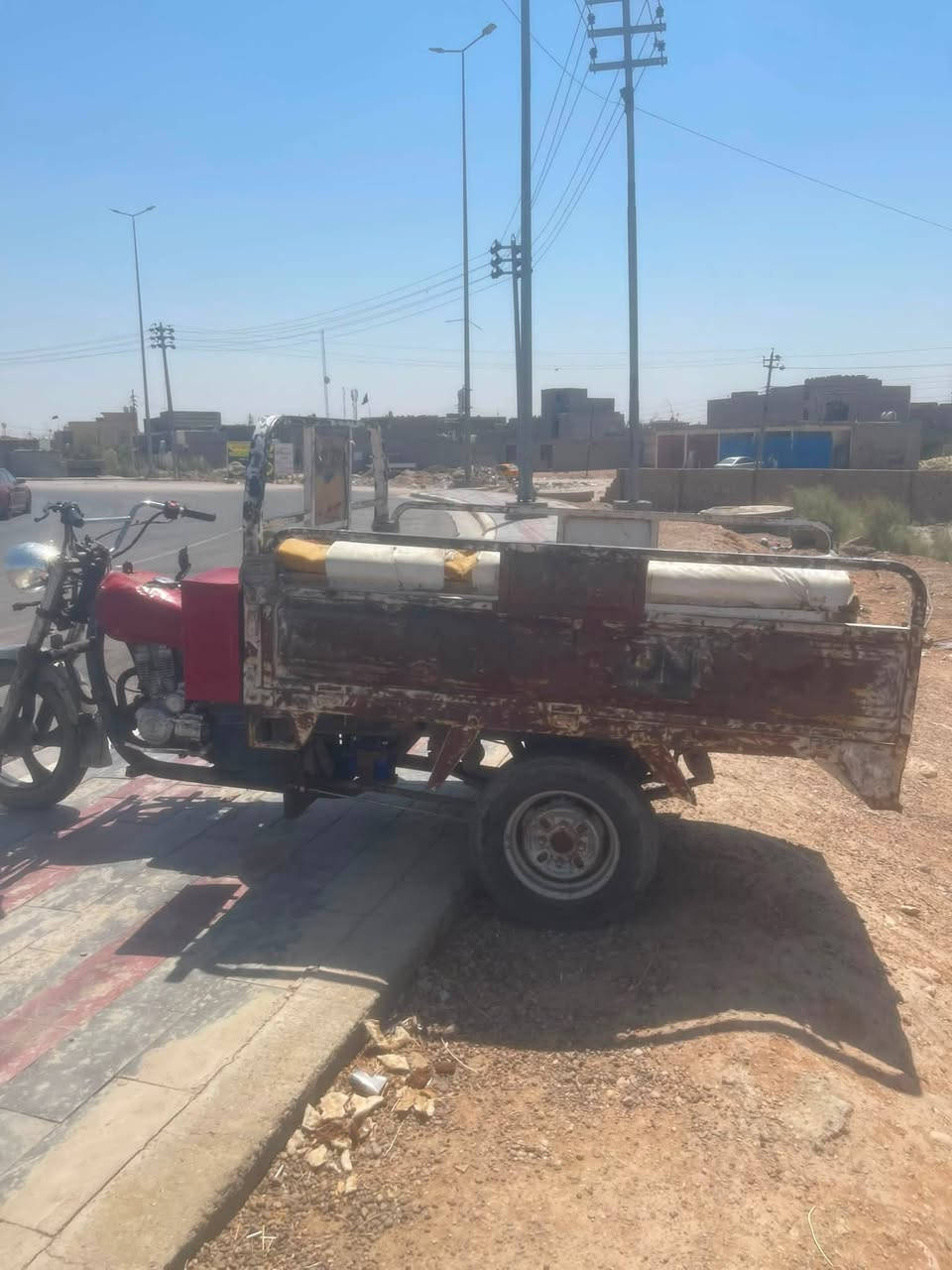 السلام عليكم ستوته مديل 16 أوراق كامله وحلوه خير من الله السعر 950 وبيهه  مجال قليل مكان كربلاء الحولي الميه ***********
