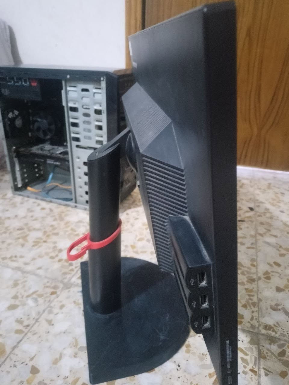 تجميعة مع الشاشة للبيع 

المواصفات : 
المعالج / core i5 3330S 2.70GHz
الرامات / ddr 3 بسعة 8 جيجا بسرعة 1333 
كارت الشاشة / gtx 470 
اللوحة الام ( المذربورد ) /  asus h61m-k
هارد / لايوجد 
الشاشة / 1080 مرنة متحركة  قابلة لصعود والنزول + تدعم displayport
وتدعم 75 هيرتز 

السعر  / 120 الف وبيها مجال

هاتف : ***********
العنوان بغداد - الشعب بغداد, العراق
