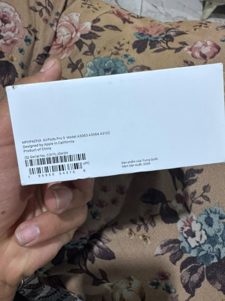 السلام عليكم
سماعة AirPods Pro3
جديدة مستخدمه يوم واحد
اتصال او مراسله واتساب
***********
