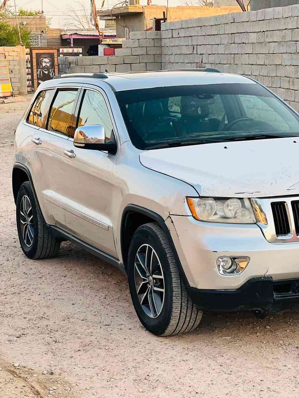 للبيع جيب لاريدو موديل 12 سياره فول 1 /1 ويل 18  حادثه جاملغ وبنيد  سياره مكينه وكير وتبريد جاهزه السعر 147 بيه مجال مكاني ذي قار مراوس عادي   ***********
***********
