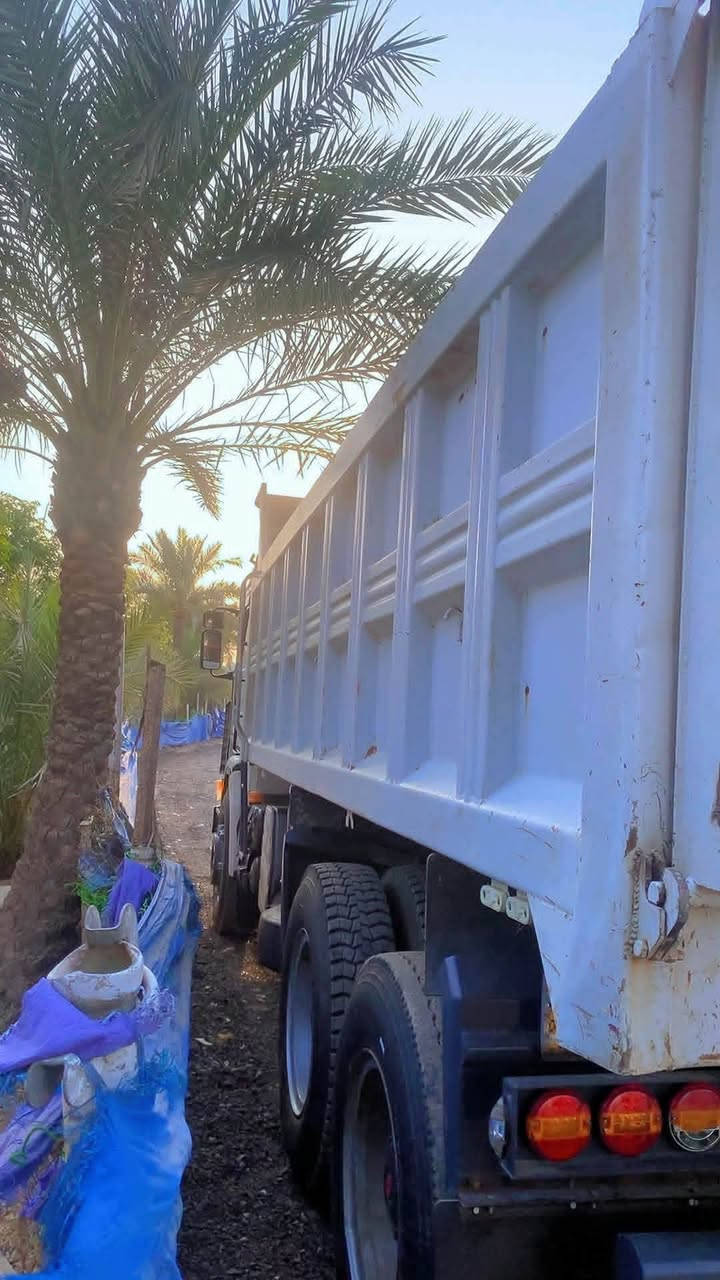 سلام وعليكم سكانيه البيع مكفوله كفاله عامه شاصي بلادي مجموعه البي جي اف مكينه قطرت بخار ما بيها 8/0 كير مكفول 5/5 تخم تاير قماره بلاديه
جهازه كبل الشغل 
سياره بسمي وسنويه جديده وتحويل مباشر 

‭***********‬
