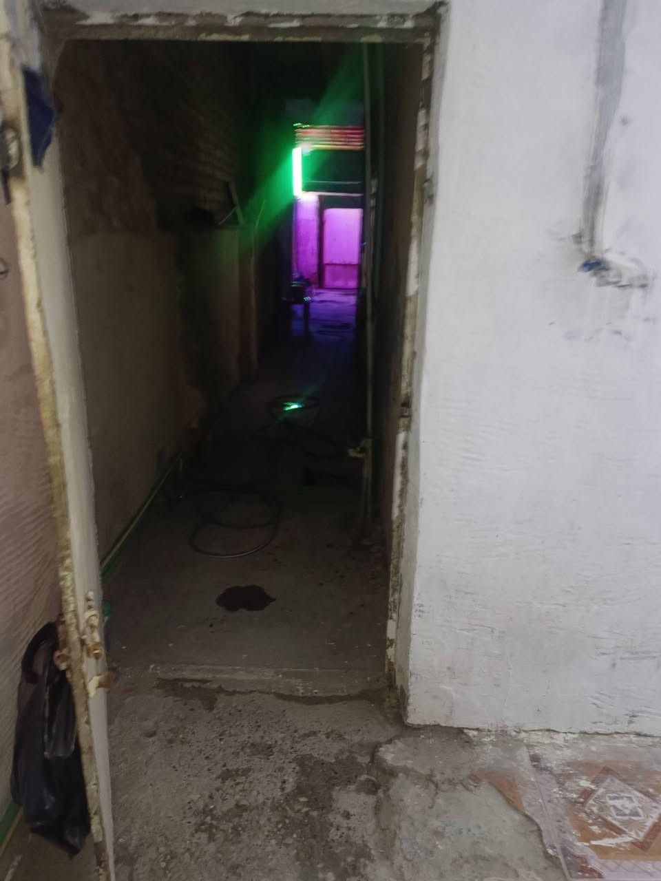 بيت طابو صرف حسينية راشدية بغداد قرب مستشفى التركي.    السعر ٦٥.    للا ستفسار.    ***********٠.    مراوس. نص. قطعة.  مدينه الصدر.   ٧غرف. قاطين

