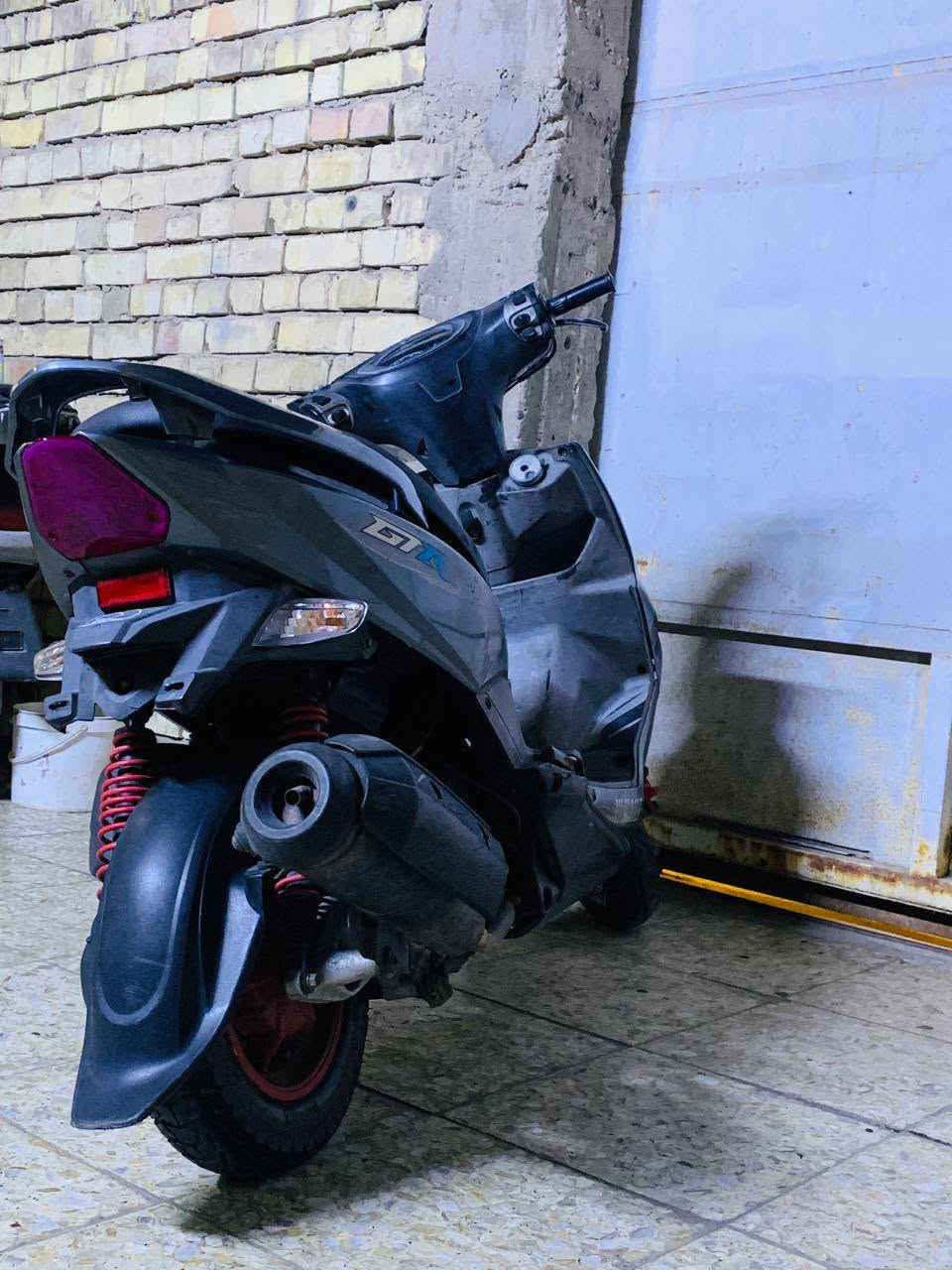السلام عليكم GTR للبيع مكينة بلادية كفرات وسوادات بلادية ختم واحد وي المكينة ماشية 24 كهربائيات كلهة شغالة مكفولة من النضوح والتبخير عليهة ادامة كلجات طسة ناعمة العنوان بغداد السعر 800 قفل 🔒🔒الرقم *********** واتساب فقط
