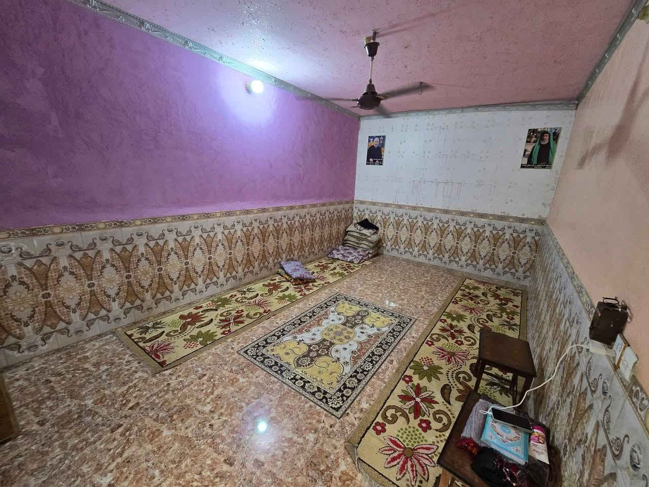 دار سكن للبيع العنوان ديوانيه حي العسكري الثاني قرب جامع الحسين عليه السلام المساحه 200 متر البناء طابوك عكاده طابق واحد يتكون من 3 غرف نوم 💤 وصاله وبراني ومطبخ وصحيات وداخاليه وخارجيه الصطح كاشي ارضيت البيت كاشي البناء درجه اولى عالي عن الشارع سعر البيت 100 يرهم مراوس احسب  الانتفاق ***********
