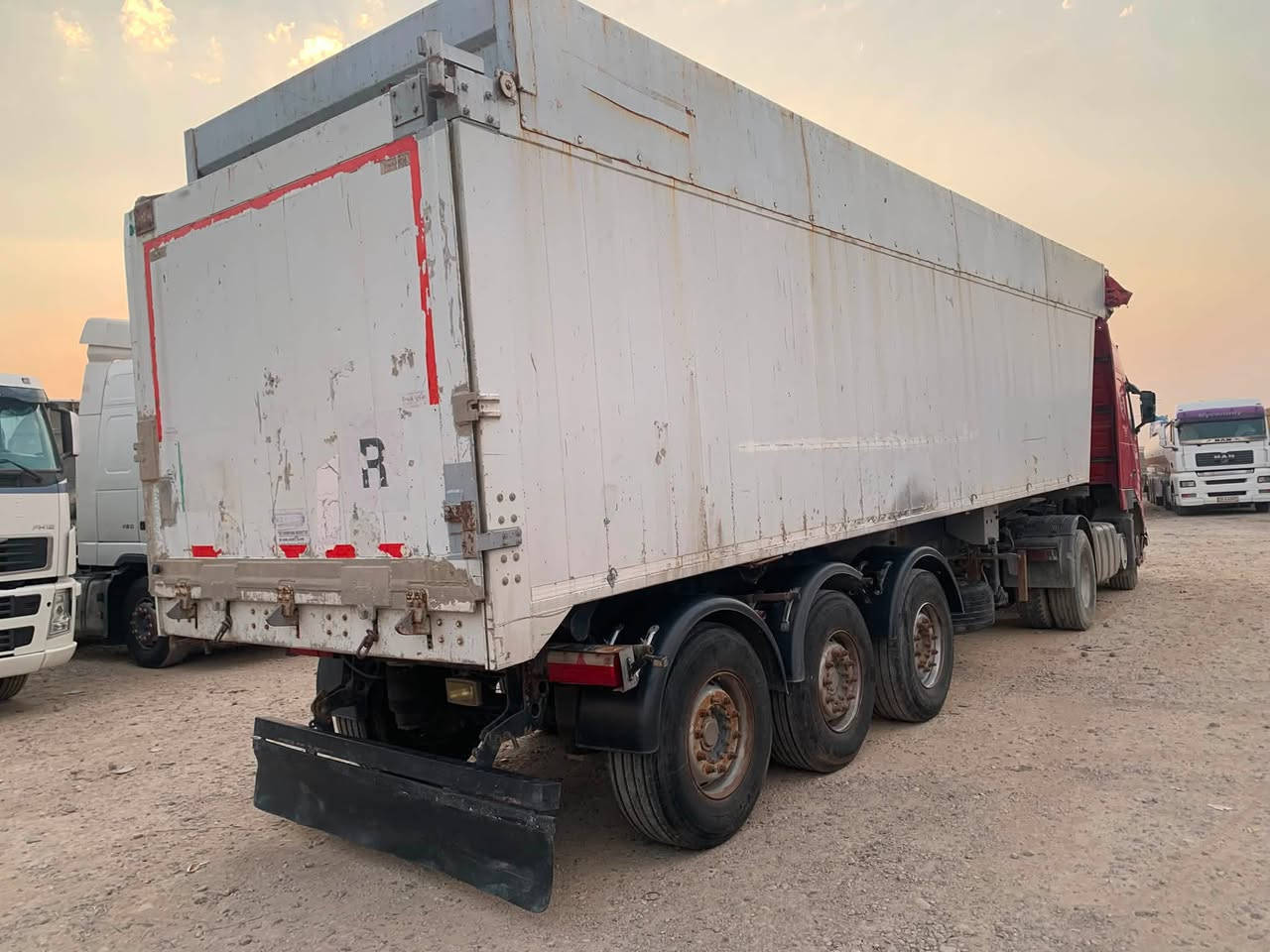 بودي نساف شاصي حديد وبودي فافون يحمل 48 طن 3 محاور تك تاير بيها منفيست وشرط تسجيل محافظات اقليم ومكفولة كفالة عامة تخم تاير كامل

السعر / 180$

اوقات الاتصال من ساعة 9:00 صباحاً حتى ساعة 8:00 مساءاً

بأدارة / سفيان 

***********

***********

***********

عنوان / كركوك معارض شارع المطار مقابل جسر واحد حزيران قرب محطة الانوار 

@إشارةً
