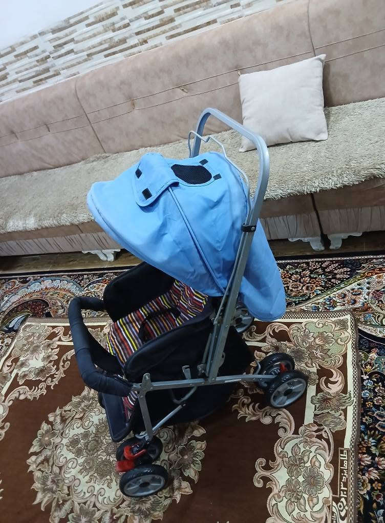 عارەبانەی مناڵان ئەوروپیە شەریکەی vava یە، زۆر تۆکمەو بێعەیبە ، 8 تاییە و تایە گەورەیە، قایشی بەستنەوەی هەیە، دەسکەکەی دوئاڕاستەیەو ئەتوانی مناڵەکە ڕوبکەیتە خۆت ، کورسیەکەی تەواو تەختەکرێ بۆخەوتنی مناڵ، ژێری پێوەیە بۆشت هەڵگرتنو بازاڕی ، تایەو ئیستۆپ و لێخوڕینی زۆر مەزبوتە
شوێن قاچی مناڵەکە بەرز ئەکرێتەوە، ئەتوانی لە تەمەنی یەک ڕۆژی مناڵی تێبکەی تا 5 ساڵی 
سعریشی زۆر گونجاوە قفڵی 45 هەزارە بەبێ معامەلە
سلێمانی ، گەیاندن هەیە*********** السليمانية, العراق
