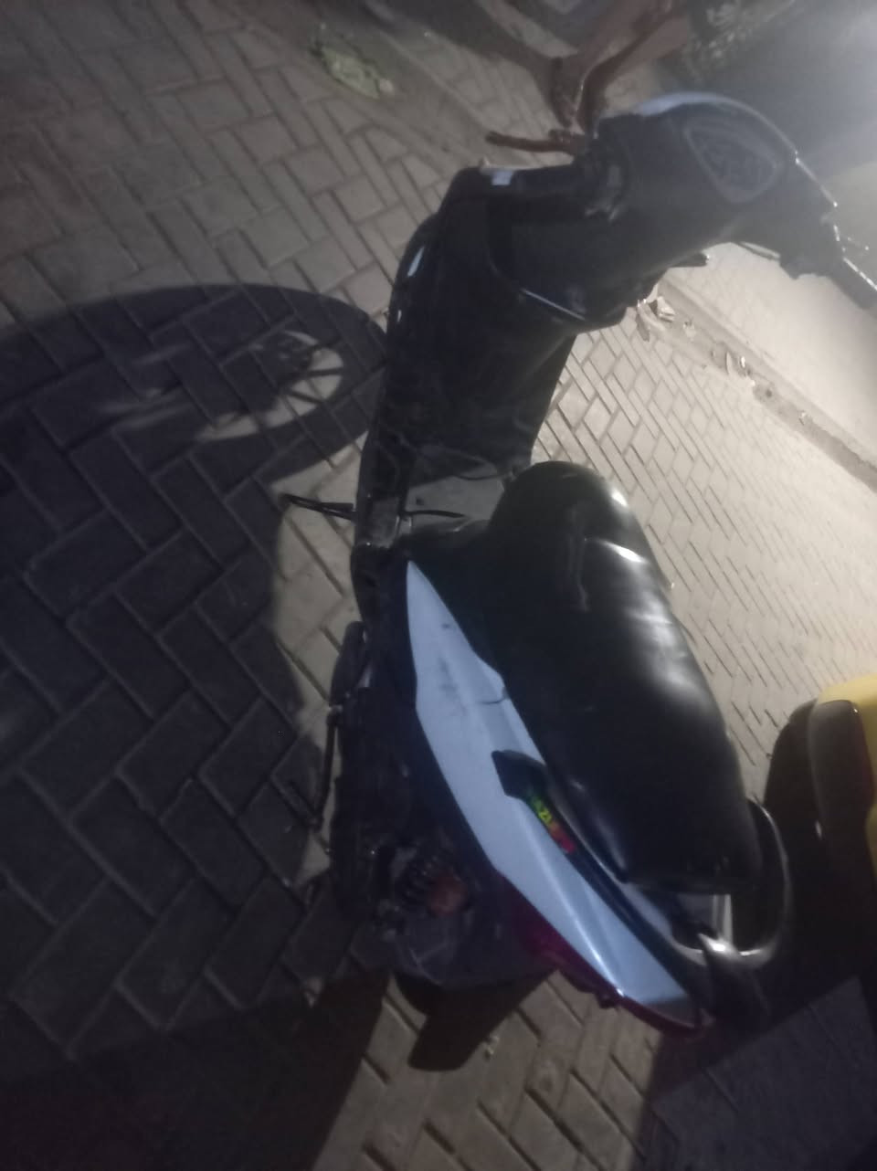 عدله للبيع دراجه خير من الله مكينه ٥٥ سلف تشتغل مستعجل على بيعته كلش مكاني بغداد مدينه رقمي***********
