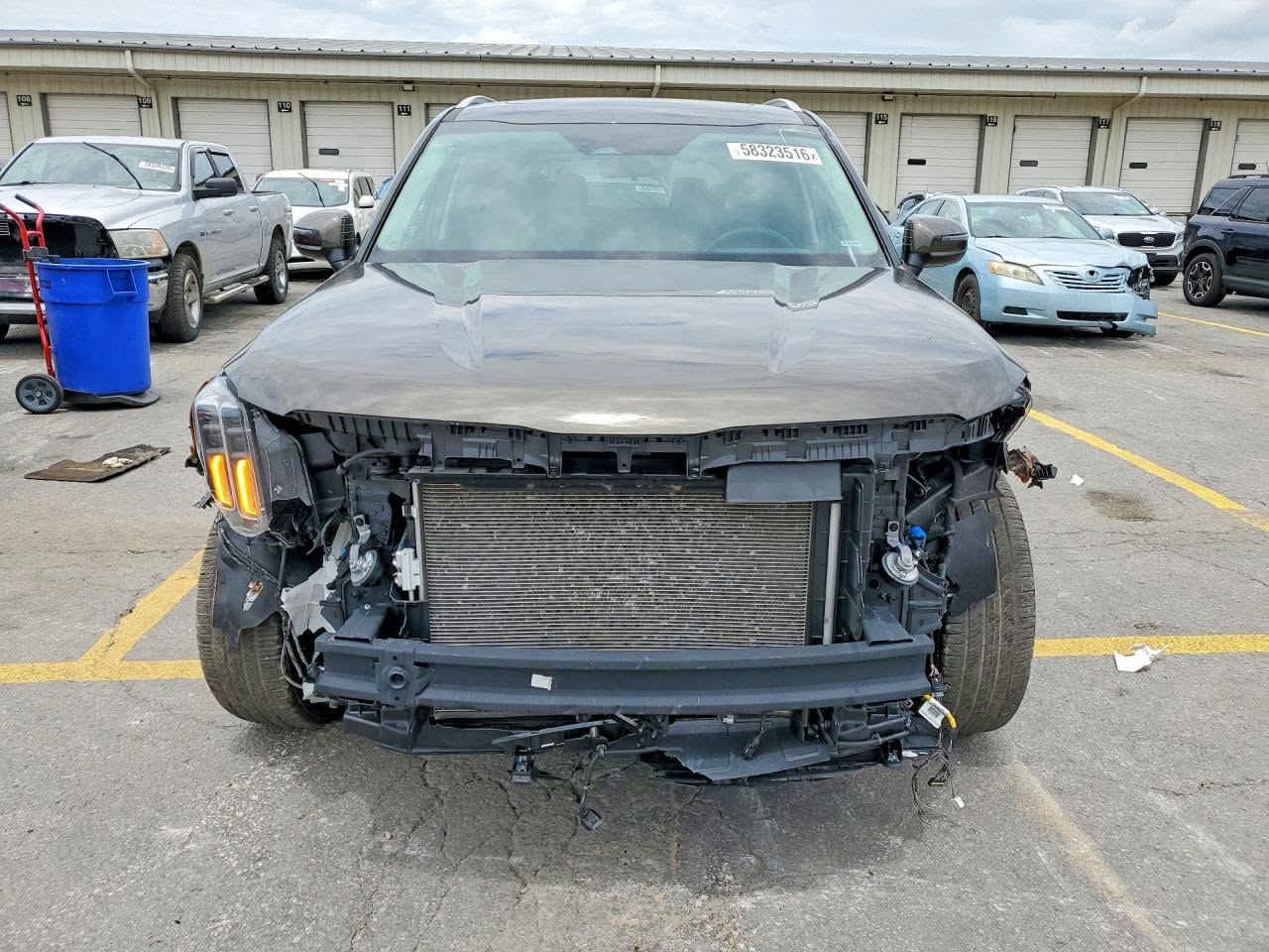 🚨 مزاد مباشر قريباً – حجز مسبق مع مكتب العميري 🇺🇸⚡
​🎯 سيارة معروضة للمزاد الأمريكي القادم!
​🚗 السيارة: [KIA TELLURIDE]
📅 الموديل: [2025]
🔑 رقم الشاسي (VIN): [5XYP6DGCXSG693032]
🛠️ تفاصيل الحادث: موضح بالصور
⚙️ المواصفات:
 محرك 6
​ الفئة S
📟 العداد: [13,214 mi]
​⏰ تاريخ ووقت المزاد: [ يوم الثلاثاء2026/8/11 - الساعة 5:00 مساءً]
💵 السعر التقديري الشراء : [حسب سعر المزاد]
​📌 تكدر تدخل معانا بالمزاد وتحدد السعر بنفسك!
​📲 للمشاركة بالحجز أو الاستفسار عن تفاصيل المزاد التواصل معنا:
📞 *********** (اتصال + واتساب)
​📍 مكتب العميري - نشتريلك من المزاد المباشر ونوصلها لباب بيتك
📍 العنوان : القيارة \ قرب جسر القيارة \ مقابل معرض الشهيد ابو زوبع
