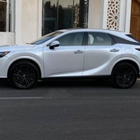 RX350 هايبرد • ٢٠٢٤ • ماشيه ١٩٠٠٠