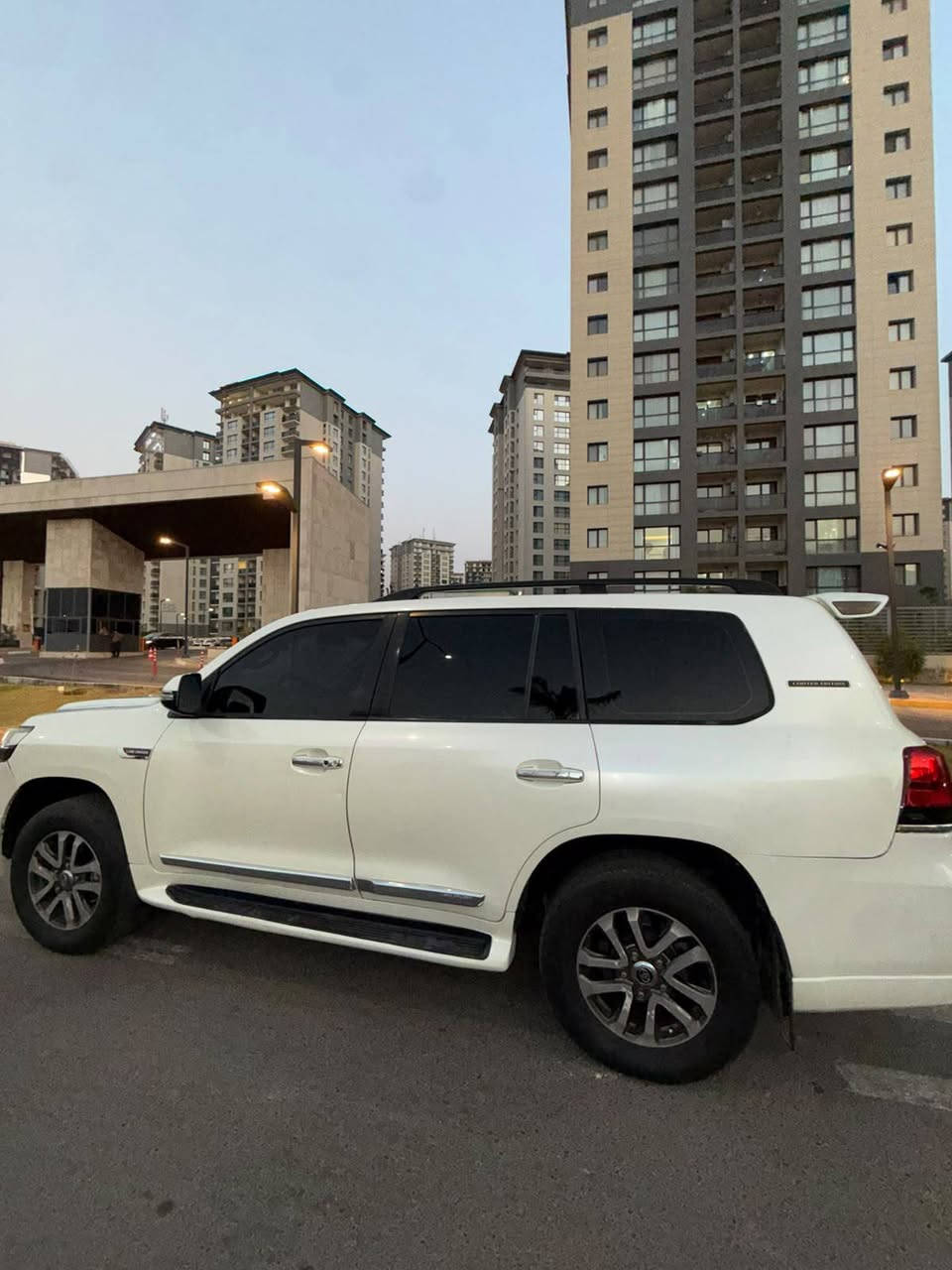 لاندكروز VXR ٢٠١٦ مواصفات خليجي 
ماشيه ١٣٠ الف 
رقم هاتف***********
