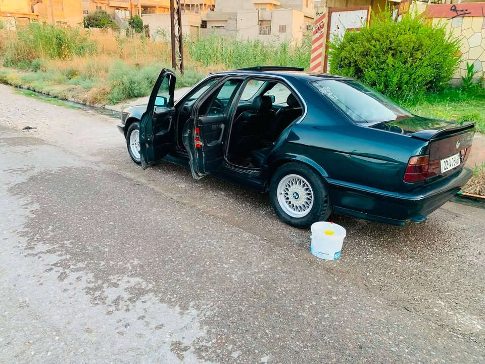 بي ام 525 • موديل ٩٣ • داخل جلد