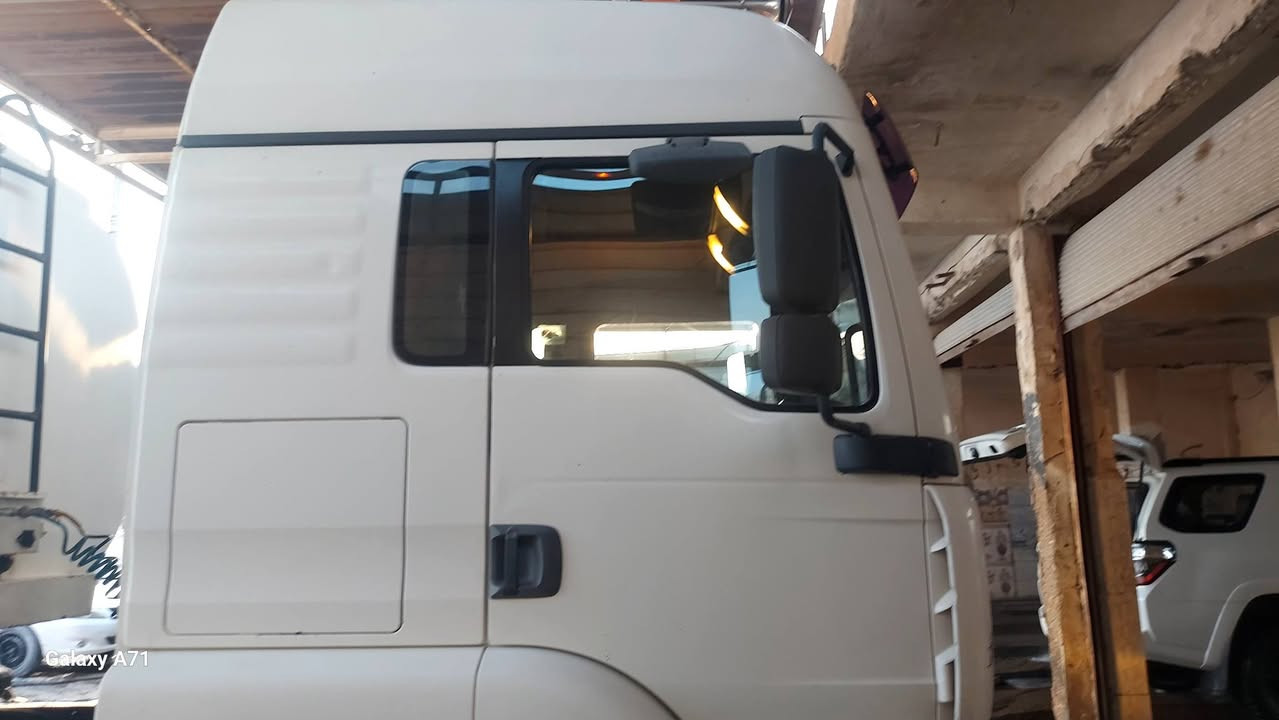 🚛 إعلان بيع سيارة صهريج (مان) بحالة ممتازة ومكفولة 🚛
 النوع: مان (MAN) - سنكل خلفي.
 الحمولة: حمولة عالية (طوناج).
 المواصفات: بويلر مغلف + نظام GBS.
 الوضعية القانونية: رقم إنكليزي (باسم صاحب السيارة مباشرة) 🧾.
 الضمان: السيارة مكفولة من كل نقص وجاهزة للعمل فواً.
📞 للتواصل والاستفسار (اتصال مباشر): ***********
💬 للتواصل عبر الواتساب (تراسل فوري): ***********
