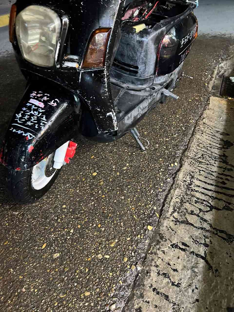 سلام عليكم دراجه للبيع نضيفه وخير من الله سرعه معدل كهربايات شغاله سعر خاص رقم الهاتف ***********
