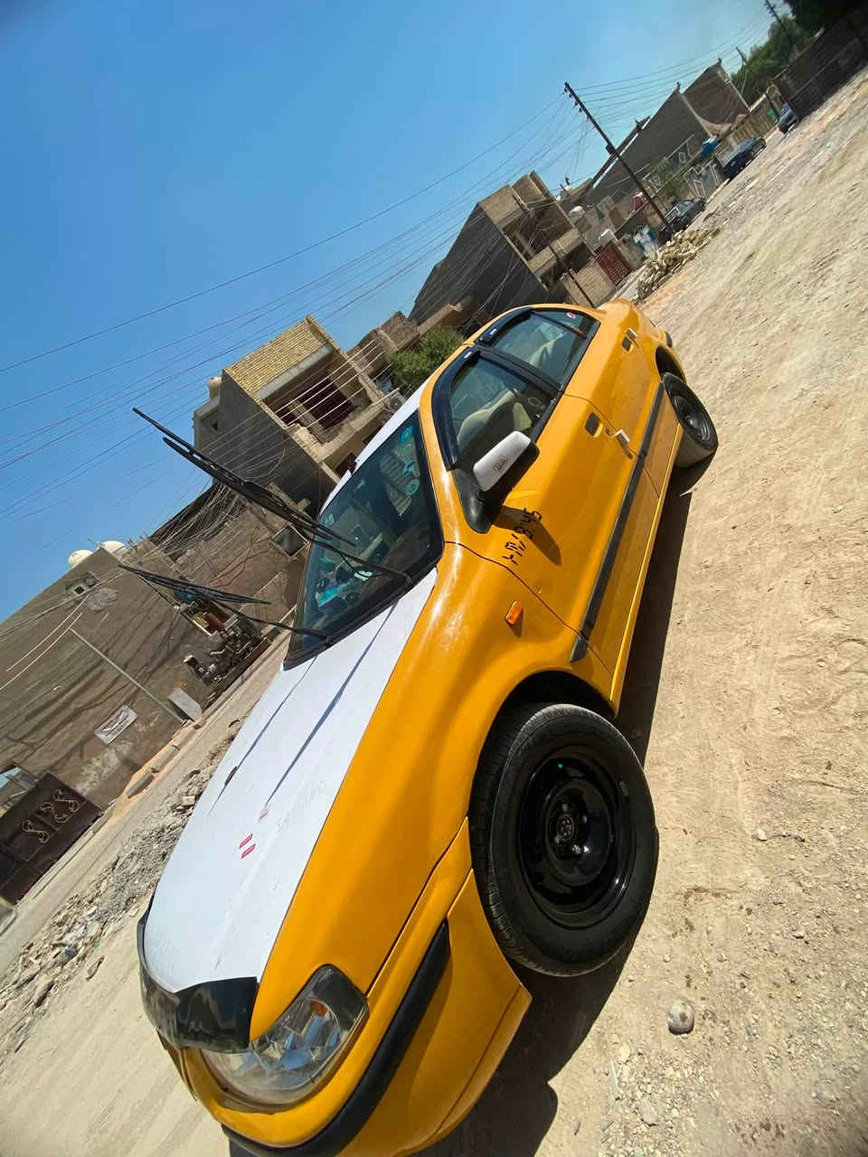 السلام عليكم سمنت ناطقة للبيع موديل ٢٠١١ سيارة مكفولة كفالة عامة من الصبغ والضربة كير مكينة تبريد شغال السيارة جاهزة ونضيفة للبيع  السعر ٤٠ وبيها مجال المكان بغداد الزعفرانية   للاتصال ***********
