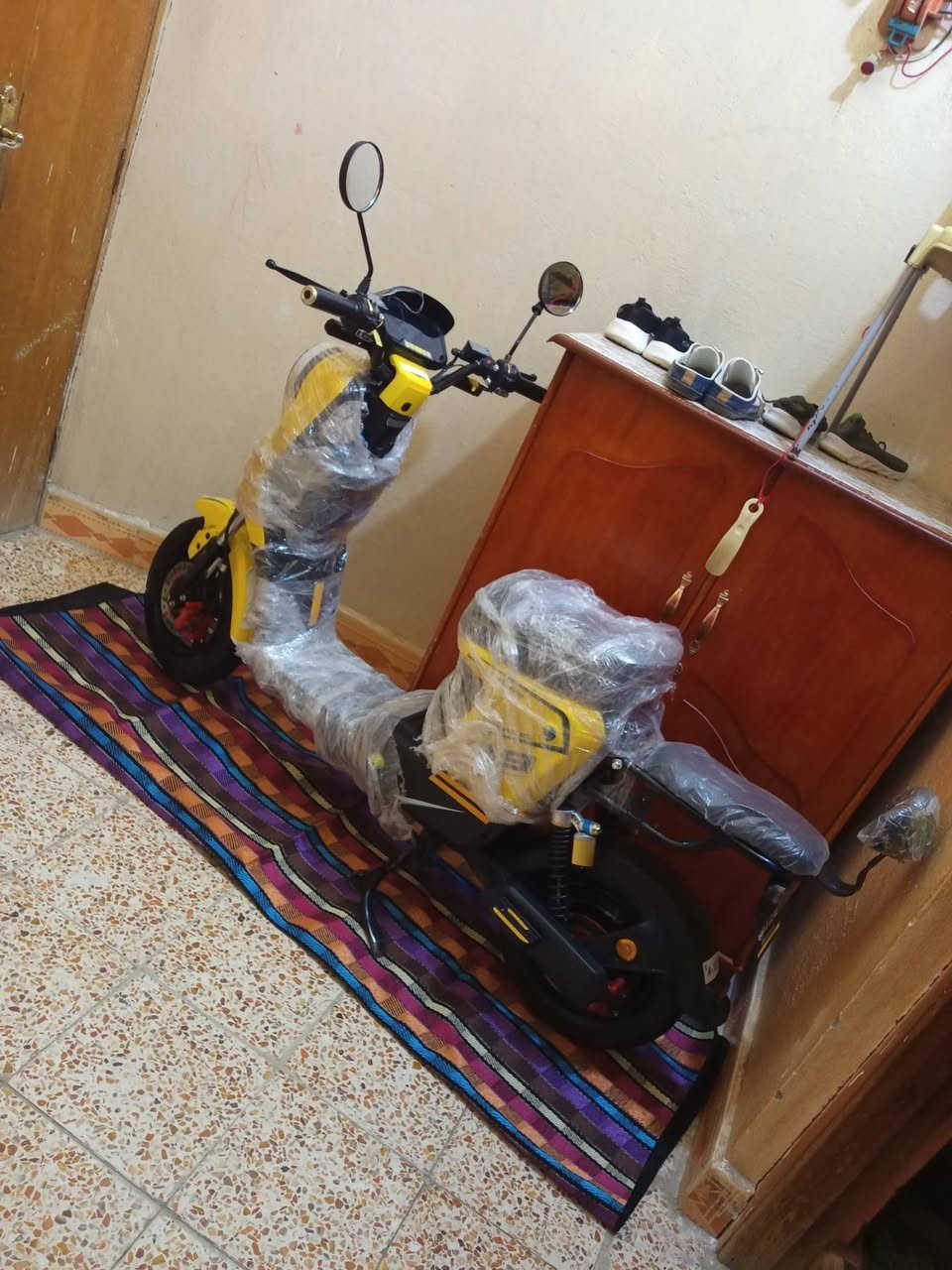 السلام عليكم شباب دراجه شحن R9 دراجه ما اكلك جديده بعده وكيل بطاريات 32 الاحمر البلادي ستخدام قليل دراجه مماشيه هواي فول موصفات مديل 2026 تجي تشوف شوف عينك النضافه0 مالته غراضه بصمتين وسويجين +الكارت  كامله من الكفات لسله الكدام دراجه حلوا جديده كلش السعر 550 للستفسار رقمي ***********
