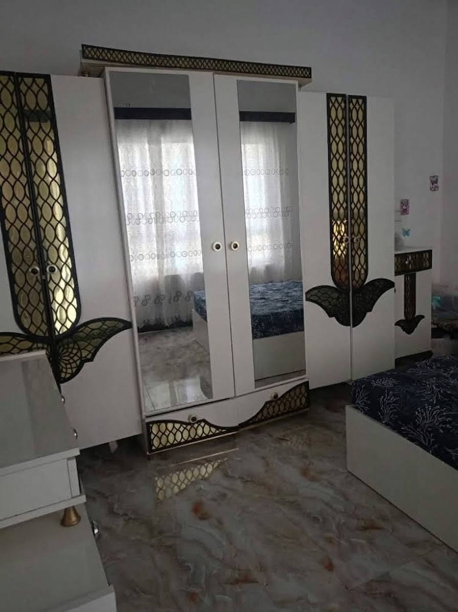 غرفة نوم مستخدمة نظافة٩٥٪
7قطع سريرير مخزن 
 متوفرة في معرض السلطان
للغرف والديوان سايدين البكر
*********** للتواصل
