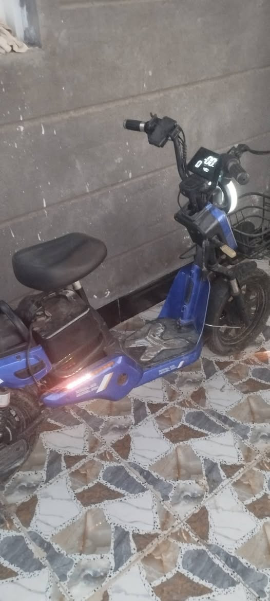 سلام عليكم دراجه شحن جاهزه للبيع السعر250بيه مجال بسيط الرقم *********** قضاء الصادق
