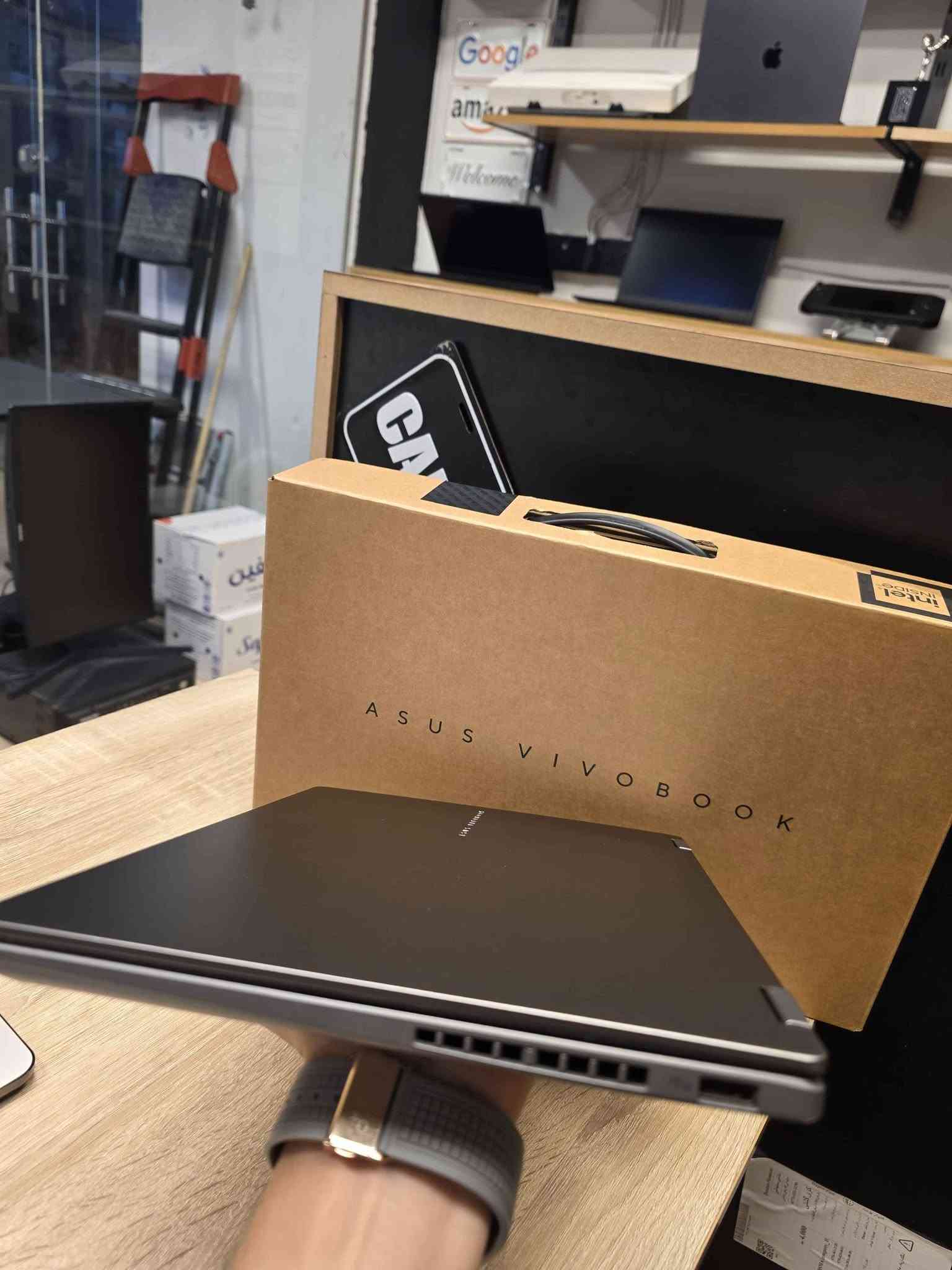 کوردی- عربي

لاپتۆپی ناوازەی ASUS Vivobook 14 Flip (Touch & 360°) بۆ فرۆشتن! 😍 

ئەگەر بەدوای لابتۆپێکی هێندە بەهێز، شاشە نایاب و مۆدێرندا دەگەڕێیت، ئەم دەرفەتە لەدەست مەدە. بە خاوێنی زۆر بەرز (زۆر لە ئاکتیڤ نوێ دەچێت). 

🔹 تایبەتمەندییەکان (Specifications):
• پڕۆسێسەر (Processor): Intel Ultra 7 256V — نەوەی نوێی پڕۆسێسەرەکانی ئینتێل بە خێراییەکی بێخەوش و ژیری دەستکرد (AI).
• گرافیک کارت (Graphics): Intel Arc 140V Graphics — هێزێکی گرافیکی بێوێنە کە هاوتای کارتە دەرەکییەکان کار دەکات؛ گونجاوە بۆ مۆنتاژ، دیزاین و تەنانەت مێتا گیمینگ بە بەرزترین کارایی و کەمترین بەکاربردنی وزە.
• میمۆری (RAM): 16GB DDR5 — خێراترین جۆری ڕام بۆ ڕاپەڕاندنی چەندین کاری قورس پێکەوە.
• هارد (Storage): 512GB NVMe SSD — خێراییەکی بێسنوور لە گواستنەوەی داتا و داگیرسانی سیستەم.
• شاشە (Screen): 14" OLED Touch (360 Degree) — شاشەی ئۆلێدی ئێج دی بە ڕەنگی ڕاستەقینە و زەق، لەگەڵ تایبەتمەندی لەمس (تاچ) کە ٣٦٠ پلە دەسوڕێتەوە و دەبێت بە تابلێت. 

🔹 دۆخی ئامێرەکە (Condition):
• زۆر زۆر پاک و بێ کێشە (In very good condition).
• تەندروستی باتری (Battery Health): 94% (بەرگەی چەندین کاتژمێر کارکردن دەگرێت).
• لەگەڵ کارتۆن و شەحنکەرەوەی ئەسڵی خۆی (With Box & Charger). 

💵 نرخ (Price): 1,250,000 دیناری عێراقی 

عربي 
لابتوب راقي ASUS Vivobook 14 Flip (لمس يفتر 360 درجة) للبيع! 🔥 

لأصحاب الذوق الرفيع والشغل الثقيل، متوفر جهاز بمواصفات خارقة ونظافة شبه جديد (بحالة ممتازة جداً). 

🔹 المواصفات (Specifications):
• المعالج (Processor): Intel Ultra 7 256V — الجيل الأحدث من إنتل، سرعة فائقة مع دعم كامل للذكاء الاصطناعي.
• كارت الشاشة (Graphics): Intel Arc 140V — كارت شاشة جبار يقدّم أداء رسومي عالي جداً ينافس الكروت المنفصلة، ممتاز لأعمال المونتاج، التصميم الهندسي، والألعاب، ويتميز باستهلاك طاقة منخفض وحرارة مستقرة.
• الذاكرة (RAM): 16GB DDR5 — أسرع رام متوفر بالسوق يضمن الكلاسة التامة بالتصفح والبرامج الثقيلة.
• التخزين (Storage): 512GB NVMe SSD — سرعة فائقة بفتح النظام ونقل الملفات بلمحة عين.
• الشاشة (Screen): 14" OLED Touch 360° — شاشة أوليد خرافية من ناحية الألوان والوضوح، تدعم اللمس وتفتر 360 درجة يعني تكدر تستخدمه كلاب توب أو كـ تابلت (لوحي). 

🔹 حالة الجهاز (Condition):
• نظيف جداً وفوق الممتاز (Very good condition).
• نسبة البطارية (Battery Health): 94% (تدوم لساعات طويلة من العمل المتواصل).
• يجي وياه الكارتون والشاحن الأصلي (With Box & Charger). 

💵 السعر (Price): 1,250,000 دينار عراقي 

للاستفسار أو الشراء، يرجى المراسلة على الخاص أو الاتصال. أربيل, العراق
