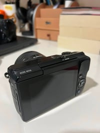 EOS M10 • جديدة كلش • ملحقات كاملة