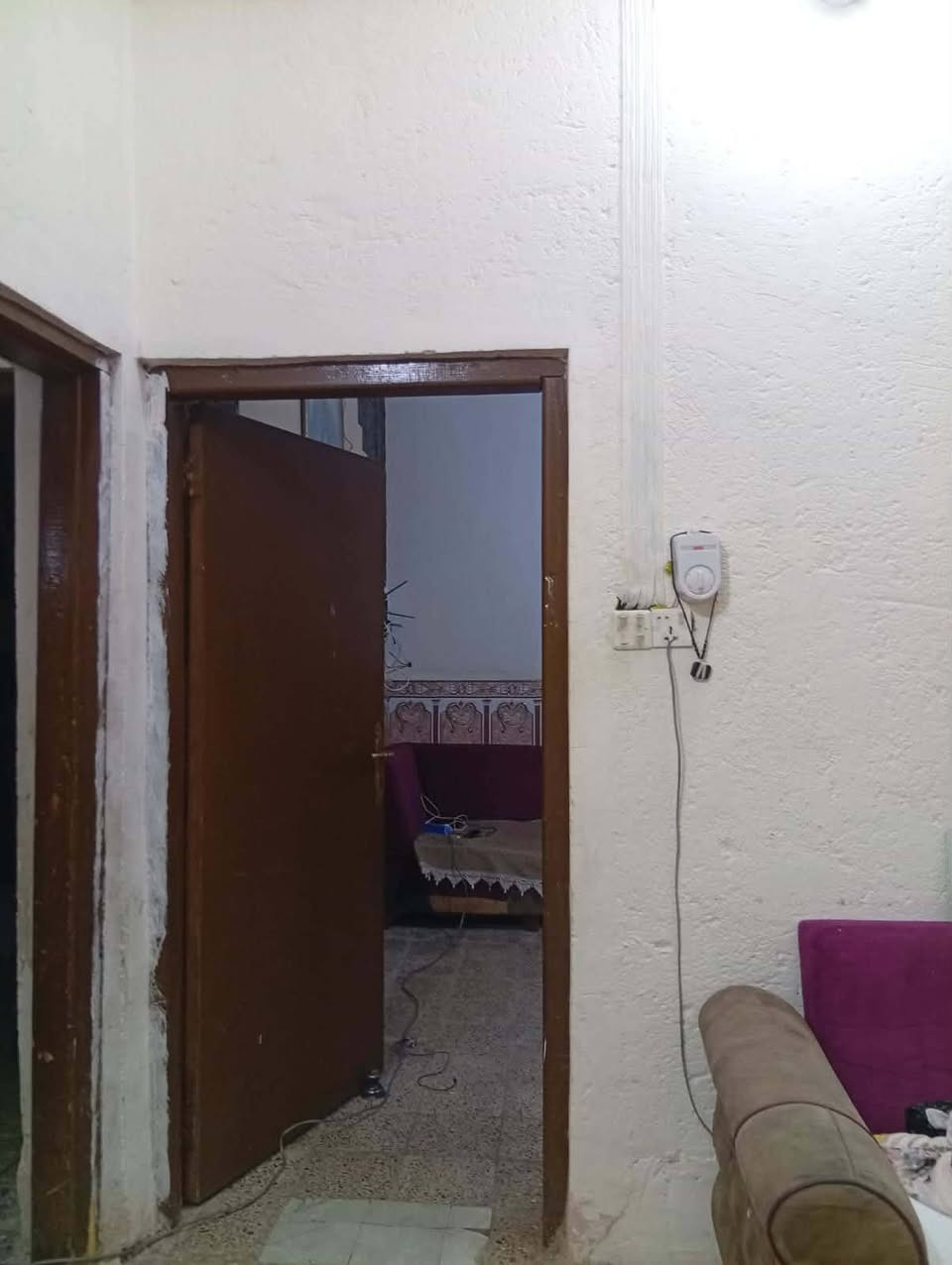 بيت بحي جهاد مساحه 185 متر بسعر مناسب قسط ***********
