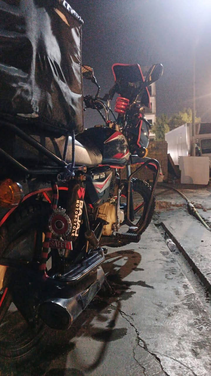 سلام عليكم حبايبي عندي بوكسر حلوه ومرتبه موديل 22 للبيع اوراق ضايعه بس اكفلها عشاير ودوله 
تحتاج بس غسله وترتيب بسيط اني العدم تفرغي مجاي اطلع بيها 
دراجه مجفتها تجفيت شركه وكلش حلو سعرها ومناسب 
للتواصل وتساب او مازنجر عنوان بغداد 
***********
