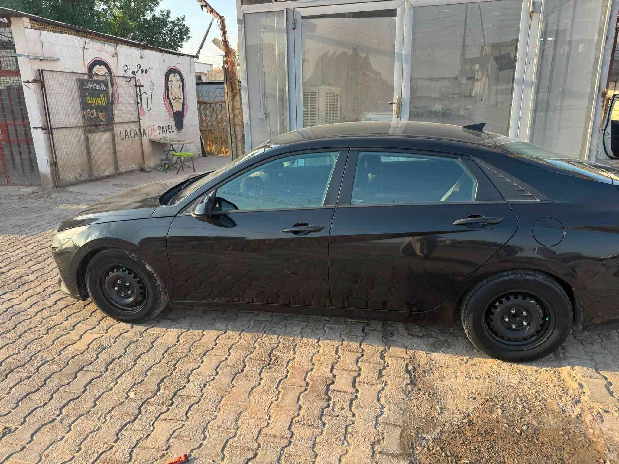 سلام عليكم 
النترا 21 امريكي 
حادث فقط بنيد وموضح بل صور 
وجاملغ كلير أمريكي  
ولباقي مقفول 
كير كفاله ومكينه 2000 دوش كفاله 
تحكمات ستيرن
٣ انضمه قياده اقتصادي ايكو اسبورت
شاشة بلاديه كار بلي واندرويد اوتو
ترحيب 
حساسات امامي خلفي
سعر 118 تحب وكاله او تحويل 
مكاني بغداد محموديه 
*********** واتساب

نص مكتوب في الصور:
- 4 من 10