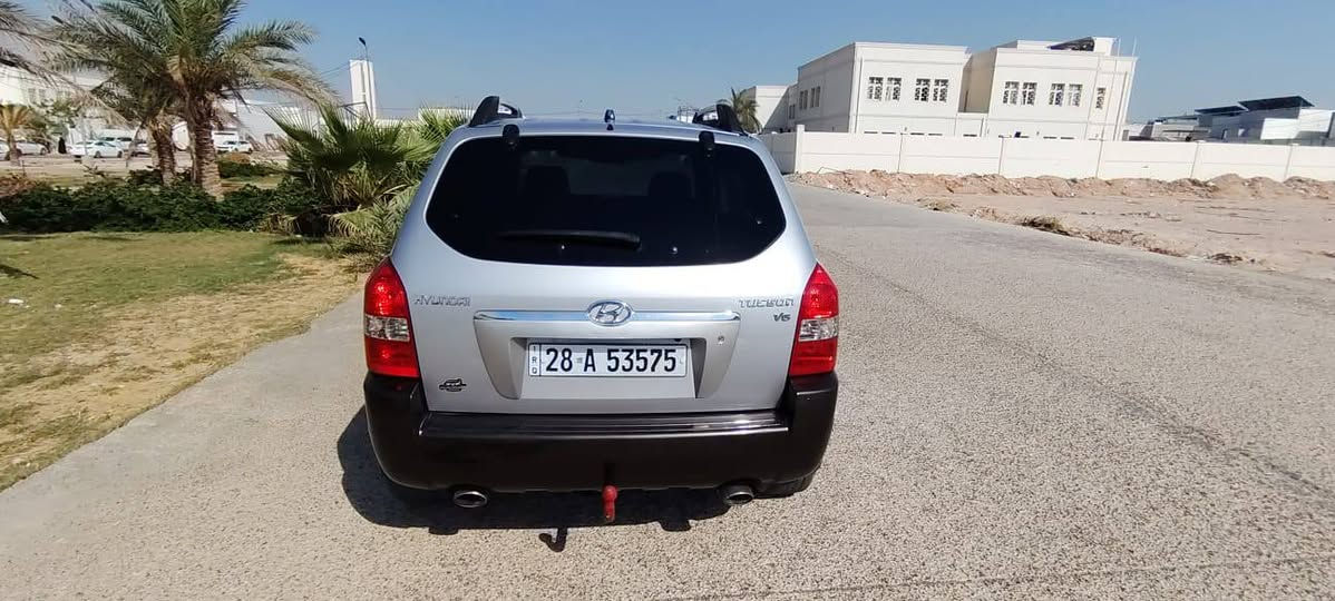 السلام عليكم
للبيع هونداي توسان 2005

محرك وگير مكفولات 

6سلندر 

دفع رباعي 4×4

مثبت سرعه 

كامره خلفيه 

كشنات تدفئه 

تبريد ثلج وبعد معروفه مواصفات ال 6سلندر 

بيهه فقط صبغ بنيد بدون حادث وبدون كلشي بأسمي 

السعر 95 وبيهه مجال 
للاستفسار ***********
