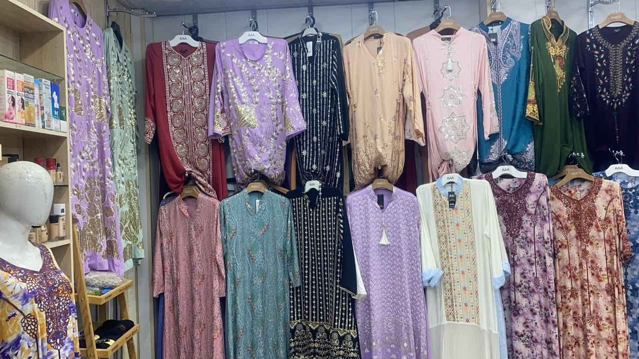 تصفيه محل للبيع كامل محتوياته
***********
