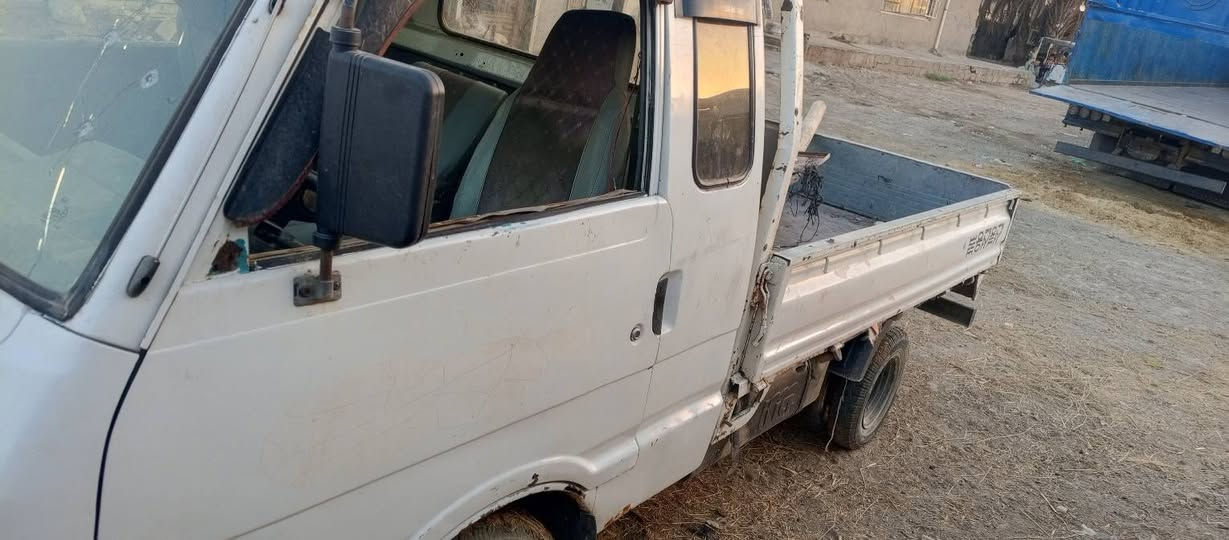 السلام عليكم سياره بنكو 94 محرك ٣الف كفاله كير كفاله عارضه 35 وبيه مجال ***********

