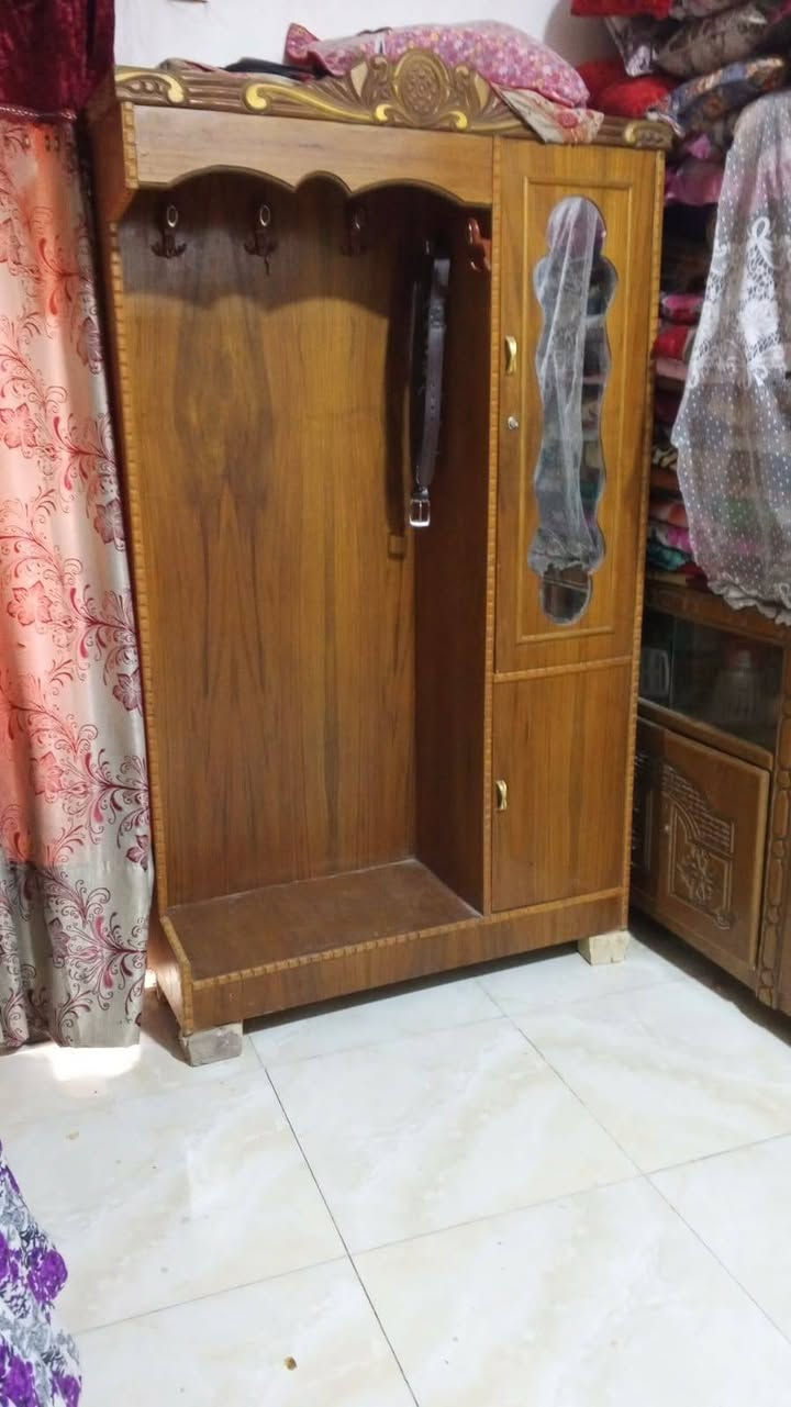 يلا عله بركات الله 
سلام عليكم 
غرفة خشاب 
للبيع السعر 850 وبيه مجال 
*********** بيه واتساب وموجود خاص 
@إشارة
