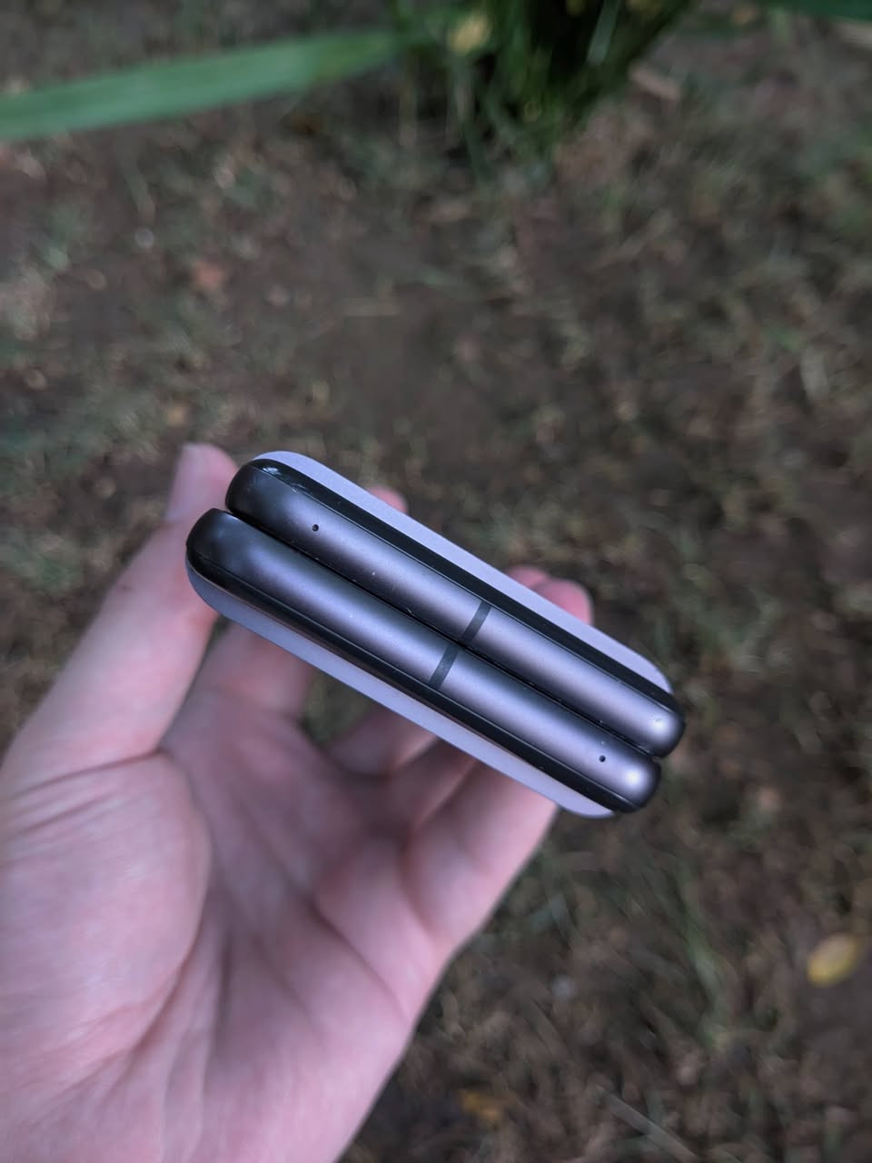 📱 Google Pixel 8 📱
📱 گوگل پكسل 8 العادي 📱

❗نظافة الجهازين واضحة بالصور، بدون خلل غير الخطين إلي بالشاشة موضح بالصور❗
[ النسختين : 128GB ]
[ 1 Sim + eSim  ]

[ الملحقات: كيبل ، كفر جديدات ]

💰 السعر 300 ألف سويا 💰
للتواصل:
: خاص او واتساب رسائل فقط: [***********]

🗺️ توصيل  لكل العراق 🗺️
