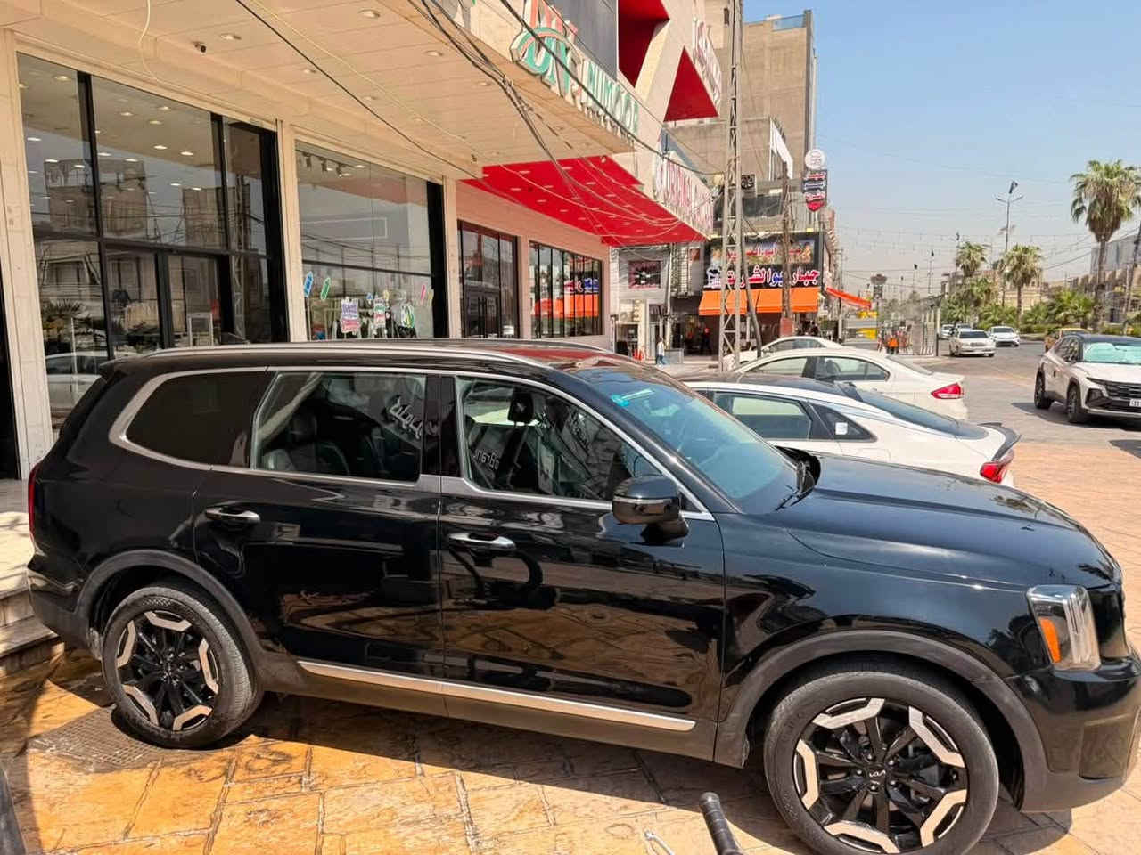 سلام عليكم 
تيلورايد 2025 فول وارد امريكي 
7 راكب 
ممشى السيارة 17 الف 
رقم بغداد السيارة باسمي يعني تحويل مباشر
السعر 30,500$
*********** رقمي

