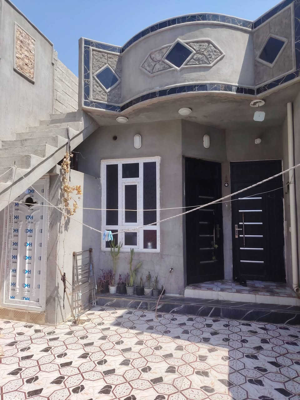 دار للبيع مساحة ١٠٠ متر كامل فلول سيراميك
منطقة الصيادة للأستفسار الأتصال ب ***********
