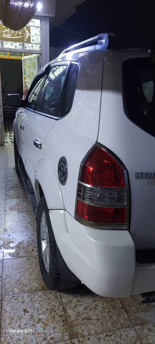 توسان 2009 مكينه 6 سلندر صبغ بالجاملغ الأمامي جهه السايق وشبر صبغ باب الصندوق الخلفي السياره جاهزه صدر امامي وخلفي اذاين تخم تاير نضيف راديتر جديده السياره مناقصها أي شي تبريد تدفئه شغالات الاتصال*********** بغداد, العراق

