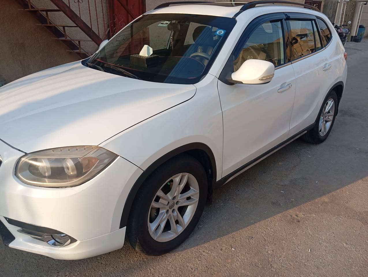 السلام عليكم بريليانس V5 2014 للبيع بإسمي رقم بغداد شرط التحويل
گير ومحرك وحدادية خير وبركة. نظام بصمة وحساسات وبيها كاميرا وشاشة. كهربائيات وتدفئة وتبريد كلها شغالة. ادامة جديدة لغرفة الاحتراق بقشور الجوز تنظيف نوزلات وتخم بلكات وفيتبم وچويتر وهيدروليك وفلتر للگير كله جديد ودهن محرك كل ٣٠٠٠ كيلو ابدله. وماء راديتر كله زيتي. تصفير فلنجات وتخم دسكات وكالة جديد
وامانة استخدام شخصي على گد دوامي 
مكفولة من الصبغ والحادث والتبديل ( فقط الدعاميات صبغ) 
والبيبان الخلفية بيها بارد فقط بسبب طخات زغيرة
مكاني بغداد الراشدية جديدة الشط
السعــــر 78$ وبيها مجال
للإستفسار هـ *********** +واتساب
