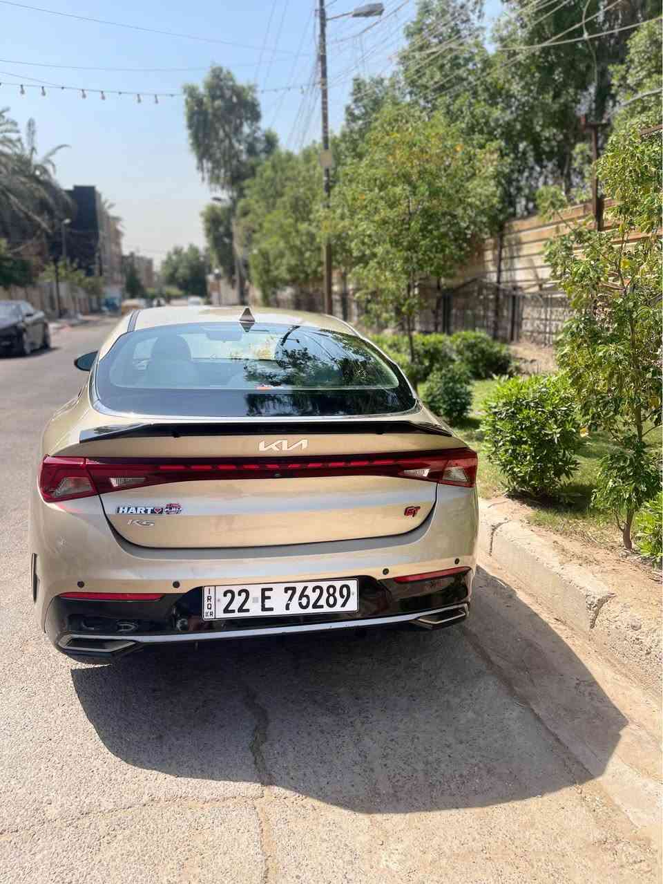 ‏السلام عليكم
‏كيا K5 رقم أربيل الدولي
‏لون ذهبي💛🌟 مميز جميل جدا
‏موديل 2022 جديدة جدا ما بيها أي نقص

‏مواصفات:-
 - بصمة أبواب + بصمة تشغيل
- ‏شاشة كبيرة + كاميرا دوارة
- ‏ويل كب كبير 
- ‏ما انزلاق مانع انحدار
- ‏كروس السرعة
- ‏باقي المواصفات اعتيادية المعروفة

‏حادثها :- البنيد فقط + قطعتين كلير أمريكا شرط بدون دواخل

‏السعر:132 ورقة وبيها مجال بسيط

مكان السياره بغداد الصليخ *********** بغداد, العراق
