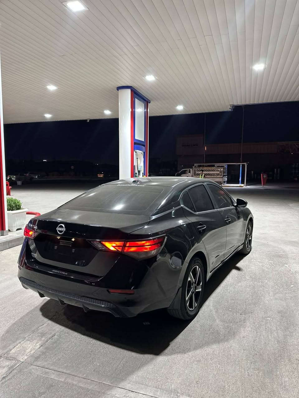 🔥 نيسان سنترا 2024 SV للبيع 🔥
🚘 الموديل: 2024
⭐ الفئة: SV
🔧 المحرك: 2.0 لتر – 4 سلندر
⚙️ القير: CVT
💪 اقتصادية وممتازة للاستخدام اليومي

✨ المواصفات:
📱 شاشة لمس
📲 Apple CarPlay + Android Auto
🔑 تشغيل ذكي
🚪 دخول ذكي
📷 كاميرا خلفية
🎯 مثبت سرعة
❄️ تكييف أوتوماتيك
🛡️ أنظمة أمان ومساعدة للسائق
💡 إضاءة LED
🛞 جنوط ألمنيوم
🔌 منافذ USB

🎨 بابين صبغ

💰 السعر: 128 بيه مجال 

📌 السيارة نظيفة، والفحص سونار الي تقتنع بيه 
اتصال ***********
واتساب  ***********
ملاحظه جميع انواع السيارات متوفر حسب الطلب

