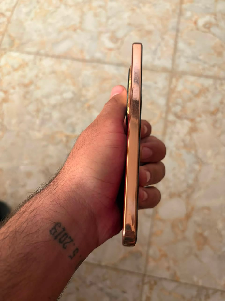 Honor X9d
رام 12GB
ذاكرة 256GB
كاميرا 108MP 
شاشة AMOLED 120Hz
بطارية 8300mAh
شحن سريع 
كامل الملحقات
العنوان النجف
السعر: ٤٠٠ ألف 
الاتصال والتفاصيل واتساب: ***********
